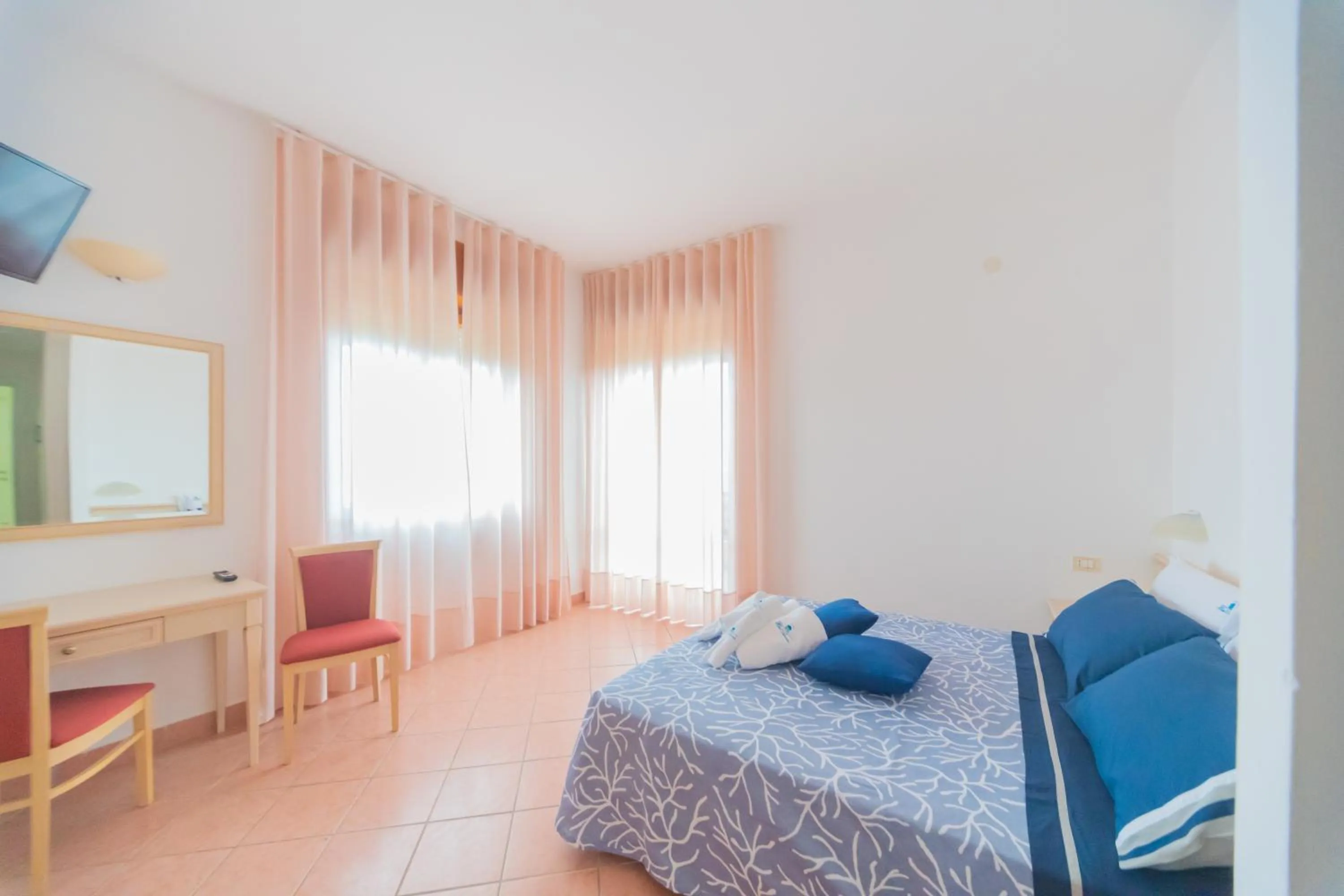 TV and multimedia, Bed in Hotel America