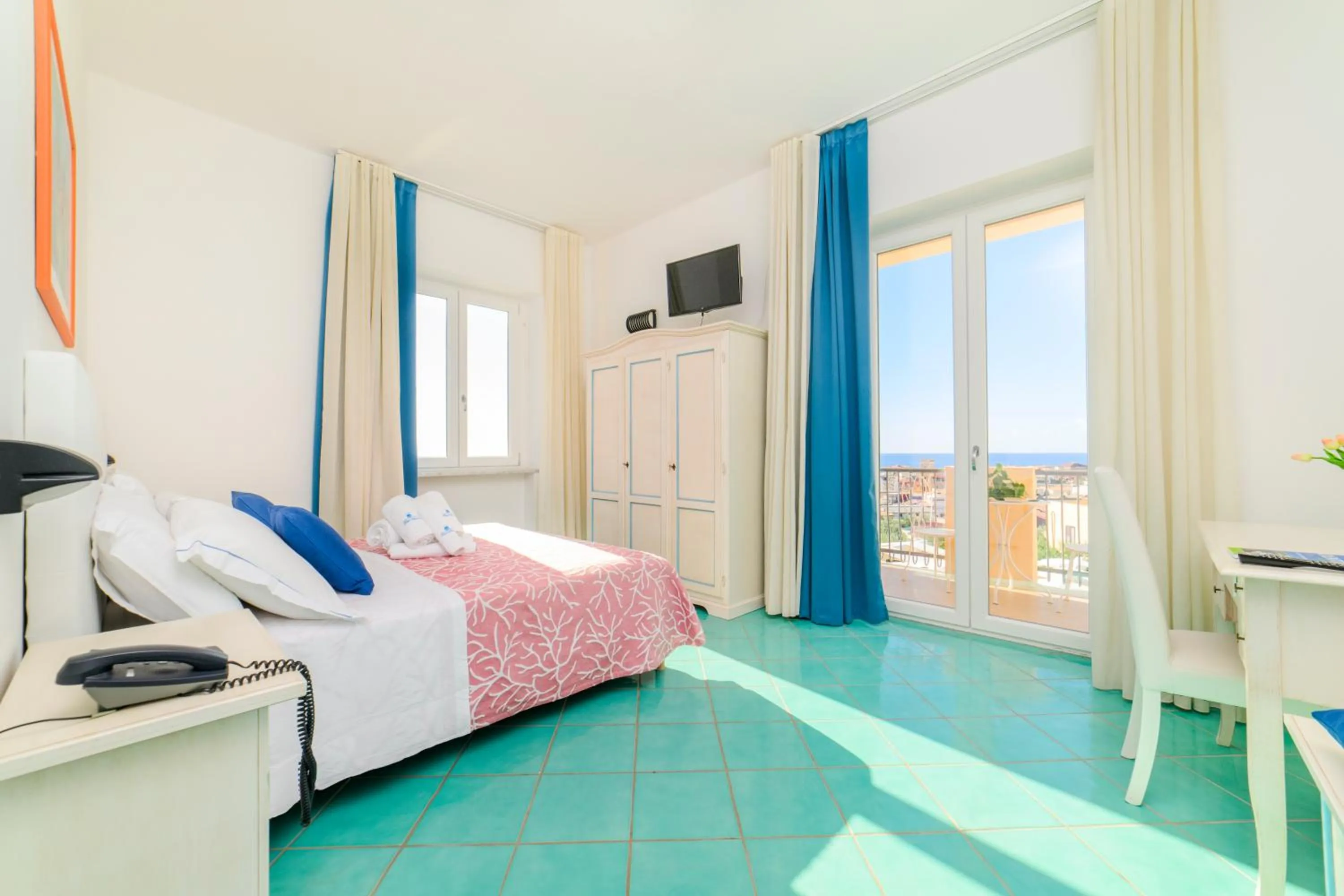 Bed in Hotel America