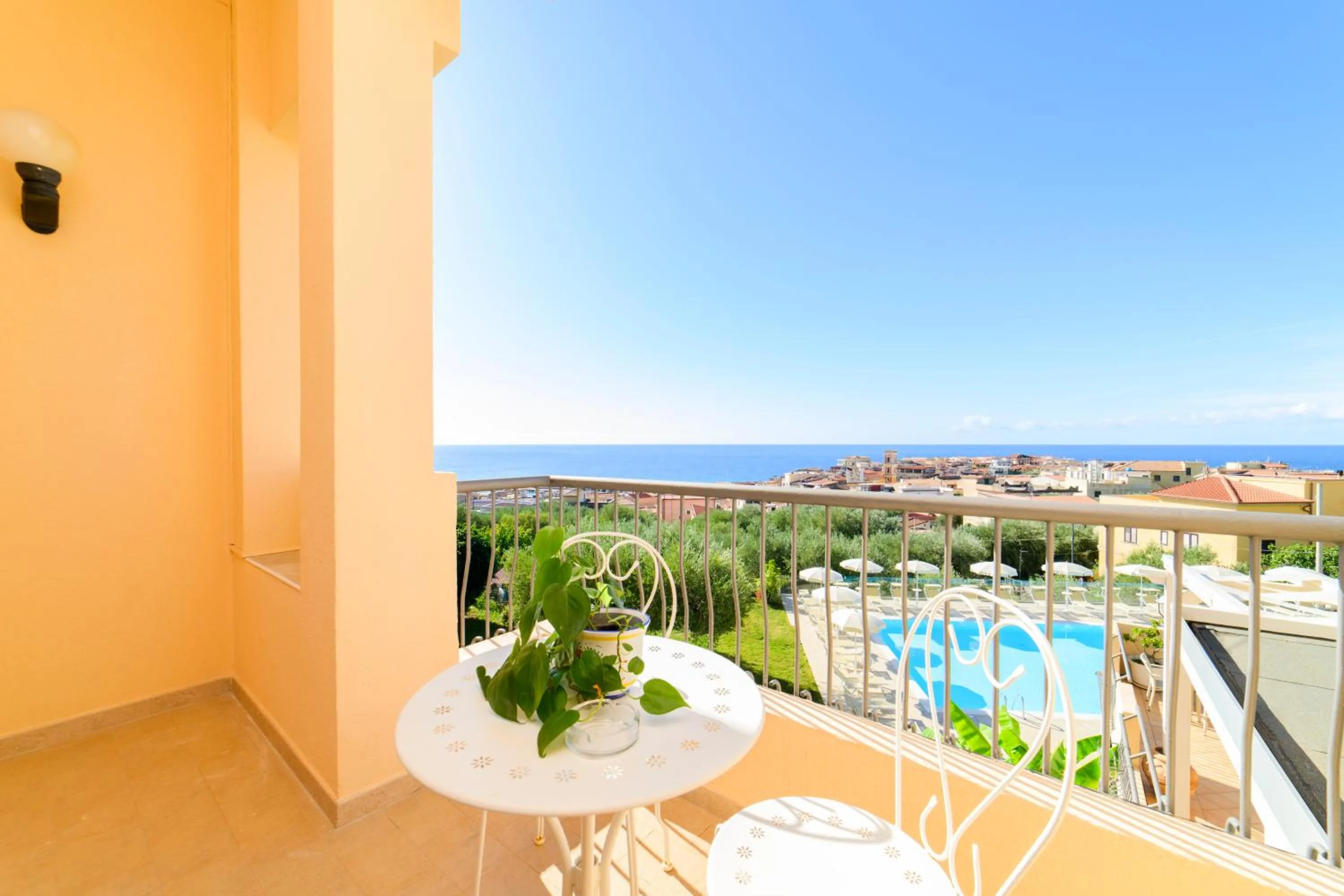 Pool view in Hotel America