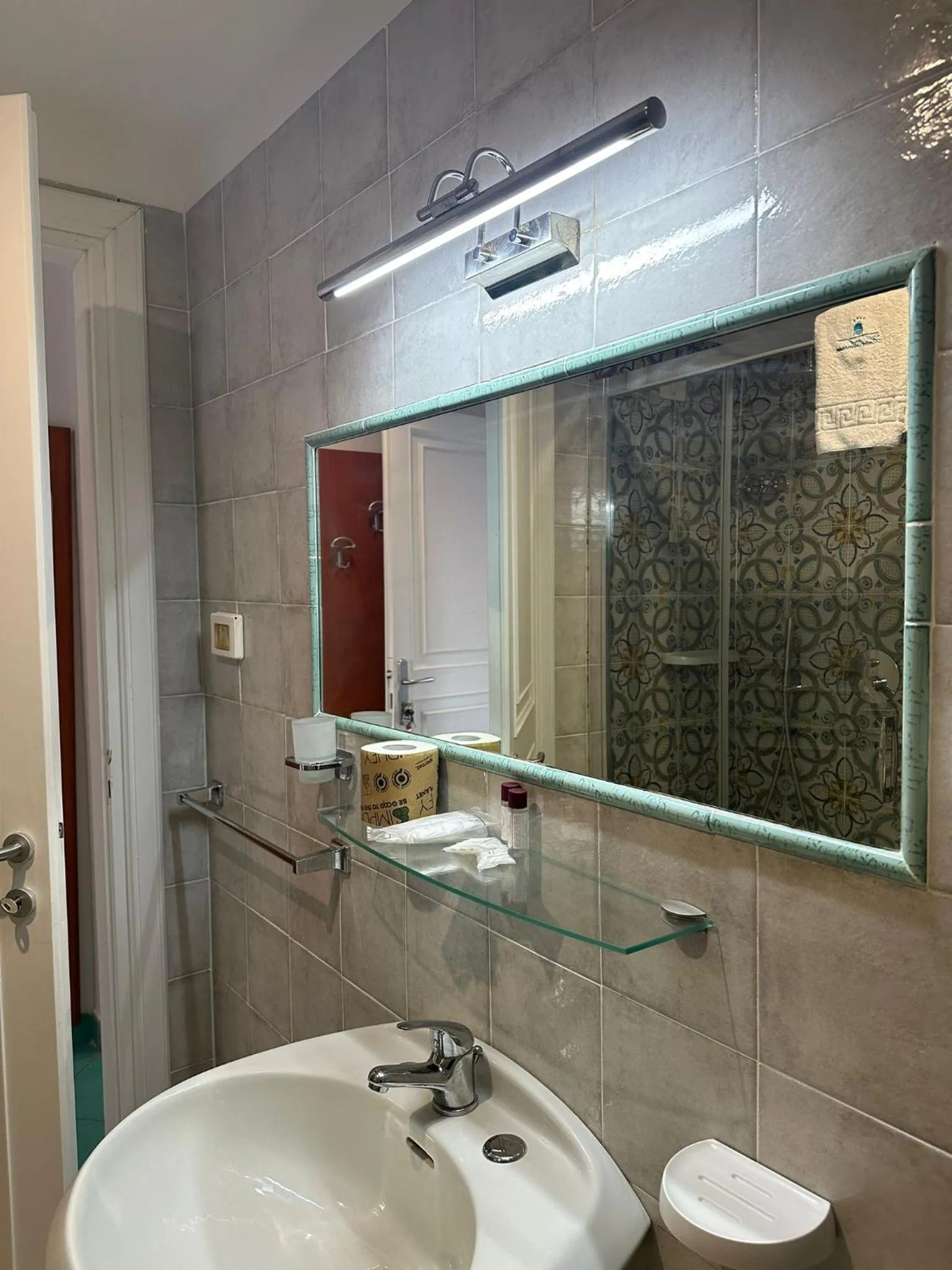 Bathroom in Hotel America