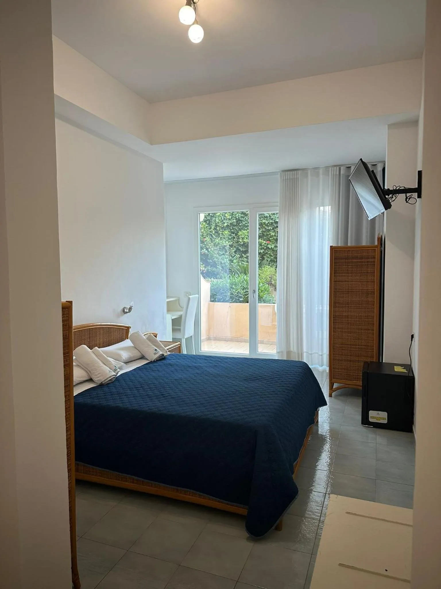 Bed in Hotel America