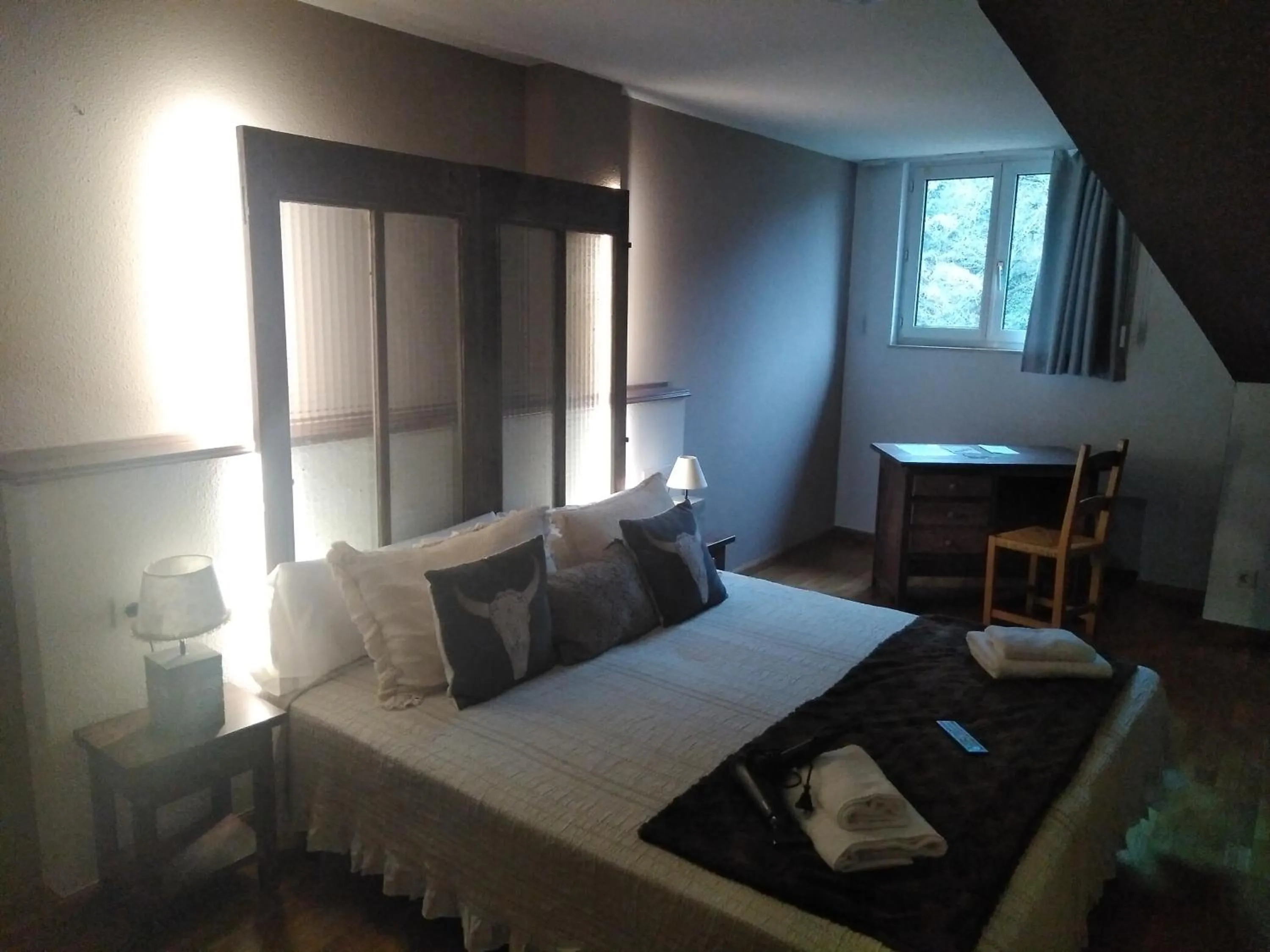 Seating area, Bed in Balneario Casa Pallotti