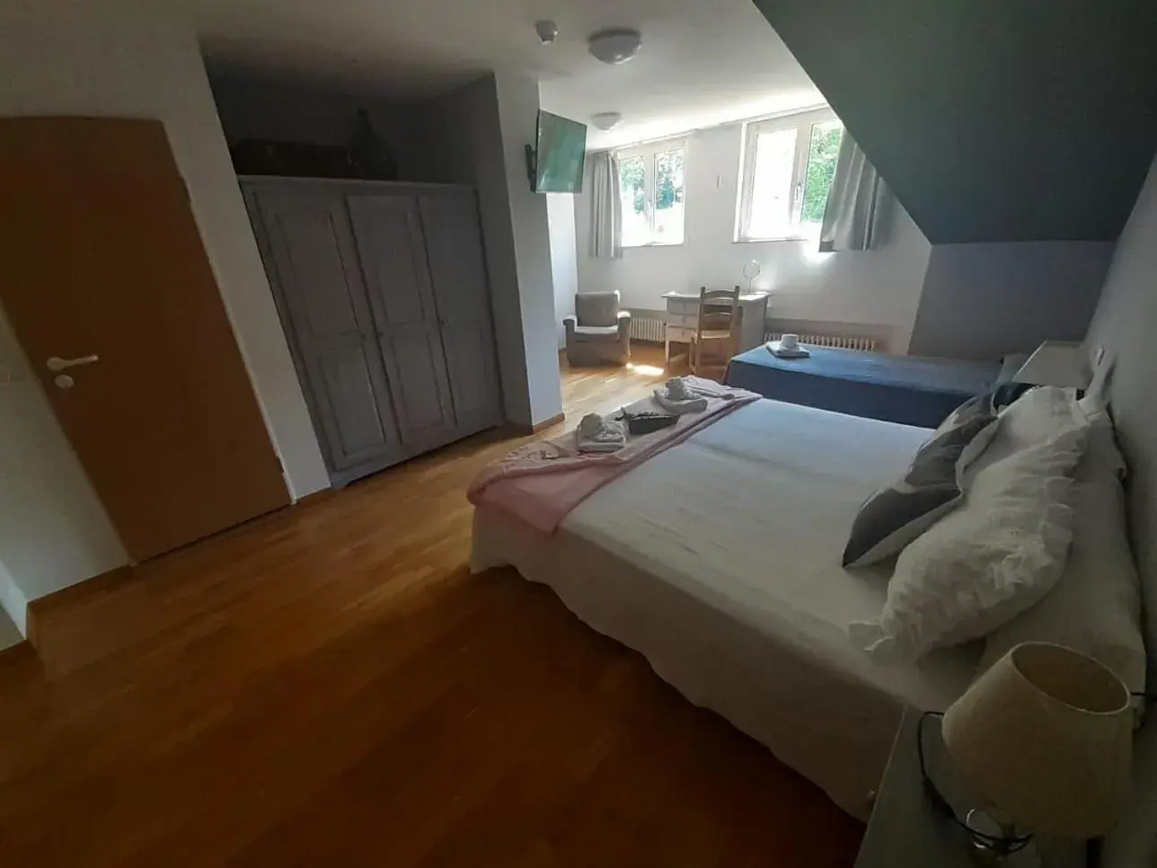 Triple Room with Private Bathroom in Balneario Casa Pallotti Triple Room with Private Bathroom in Balneario Casa Pallotti