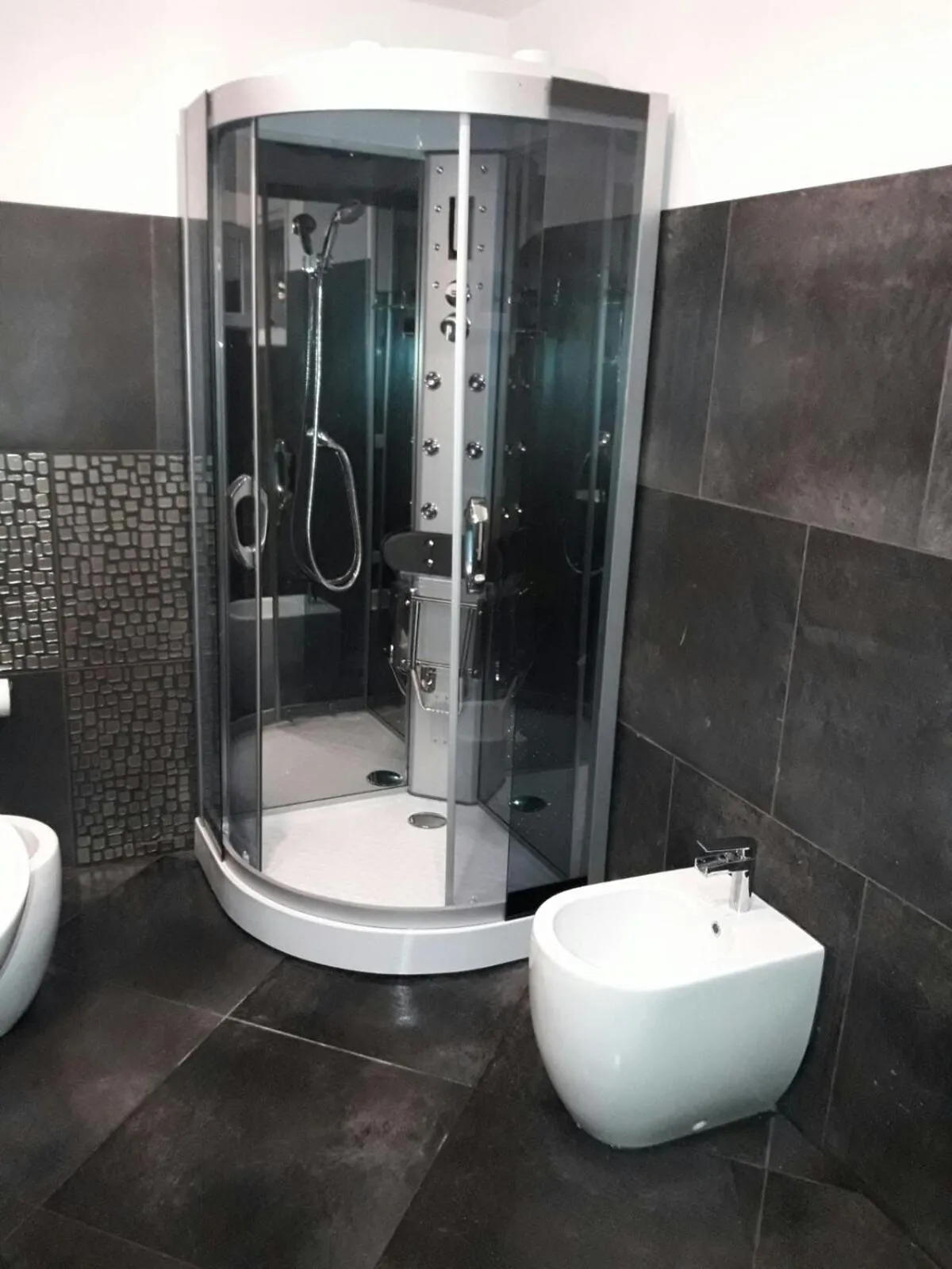 Bathroom in Central Greenlife