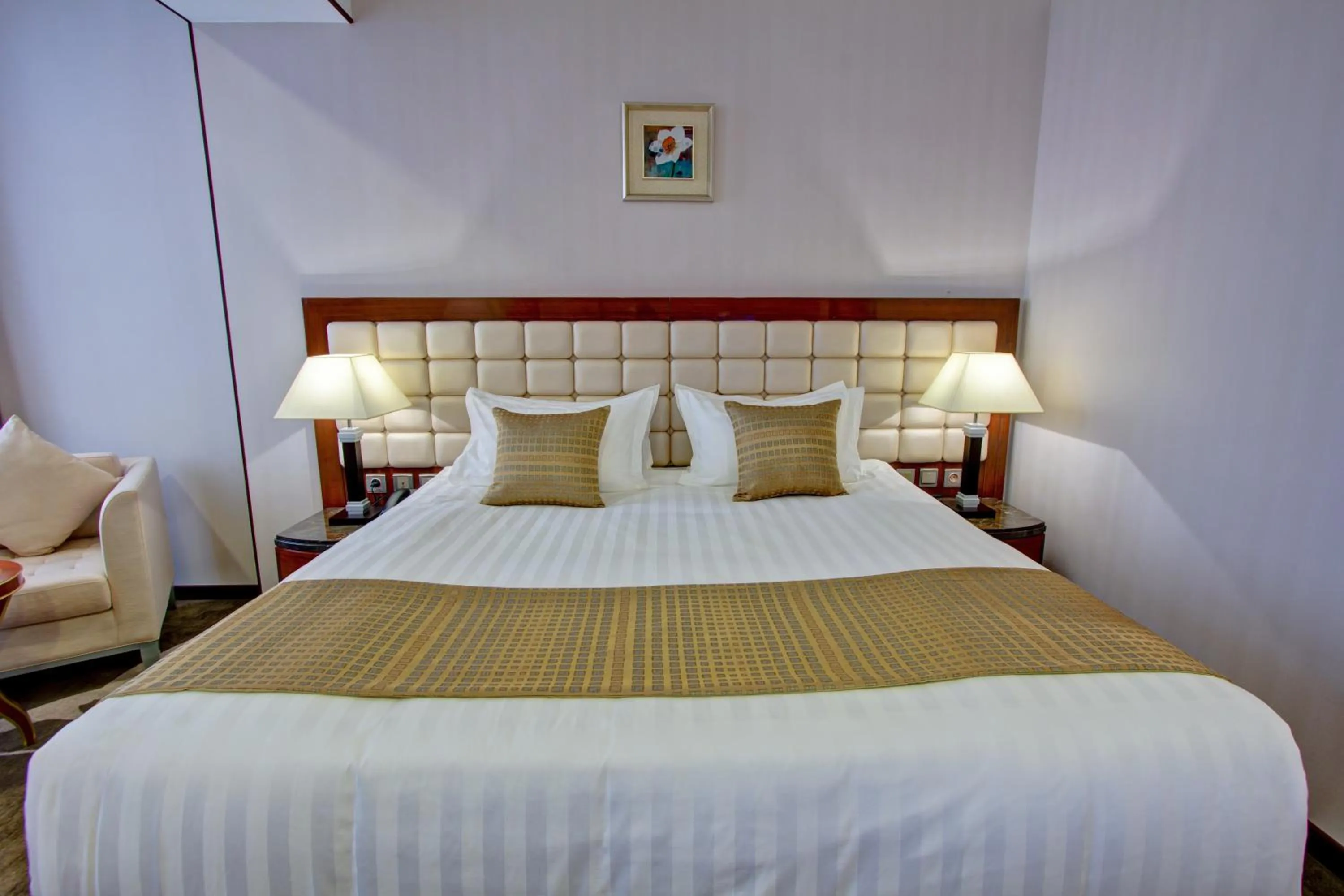 Photo of the whole room, Bed in Hotel Lulu