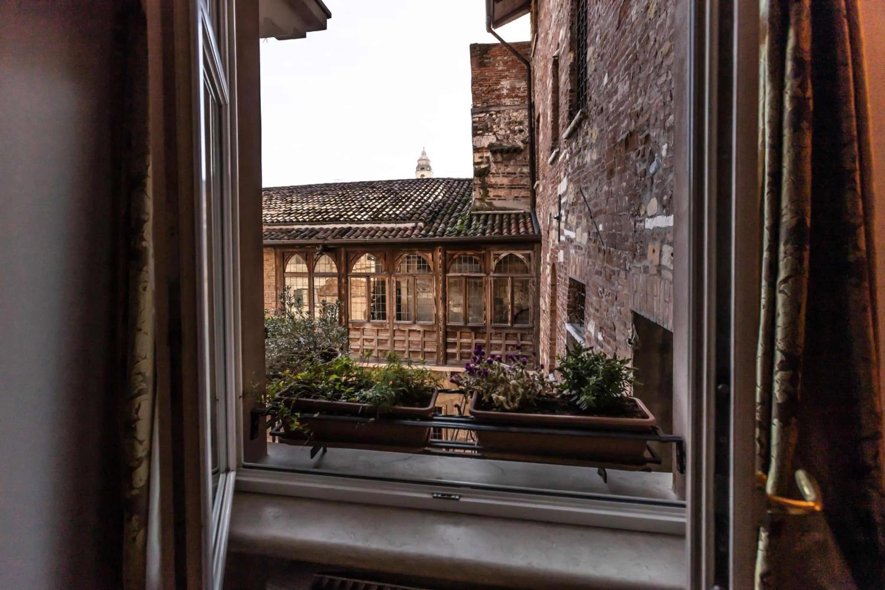 Inner courtyard view in Relais Balcone di Giulietta