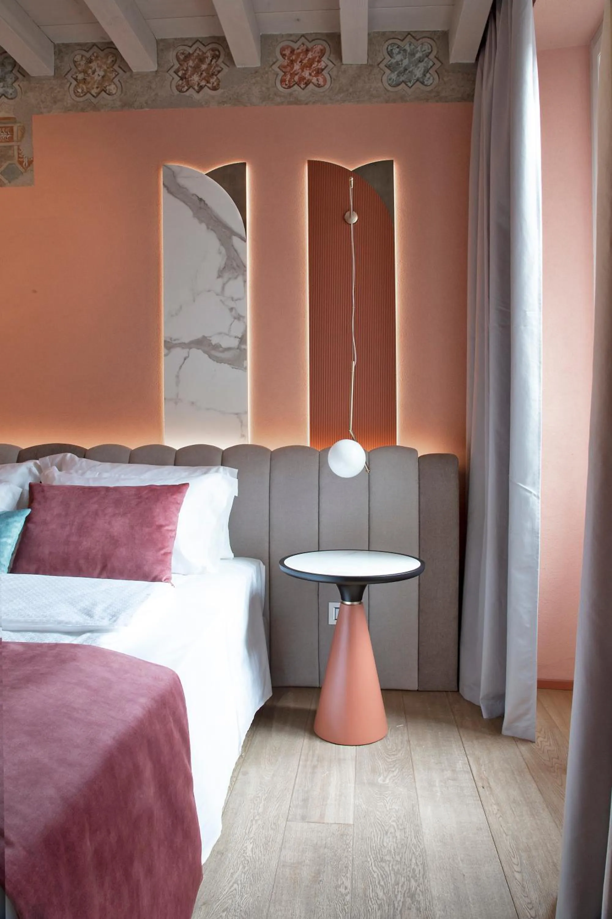 Photo of the whole room, Bed in Relais Balcone di Giulietta