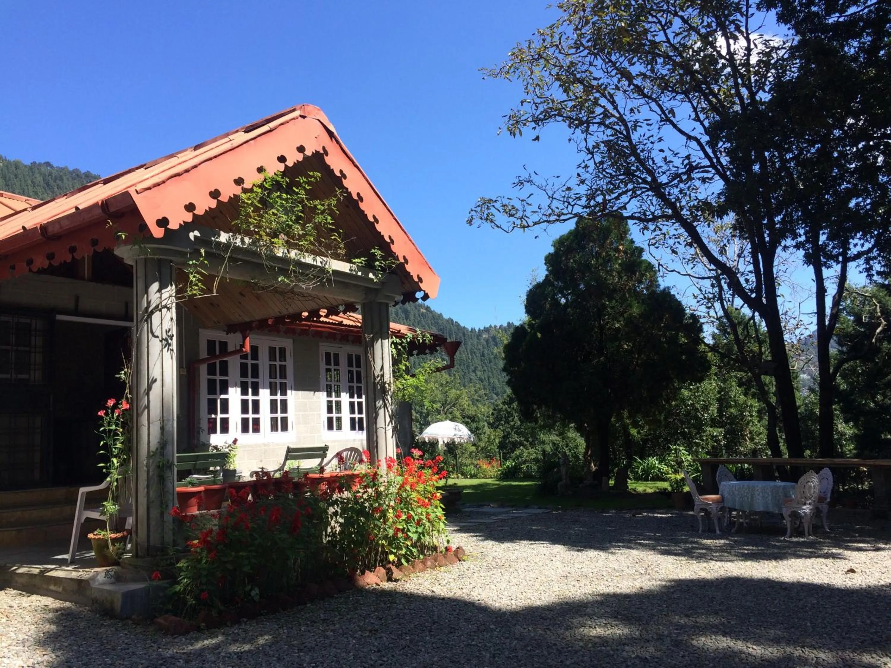 Facade/entrance in Abbotsford Prasada Bhawan