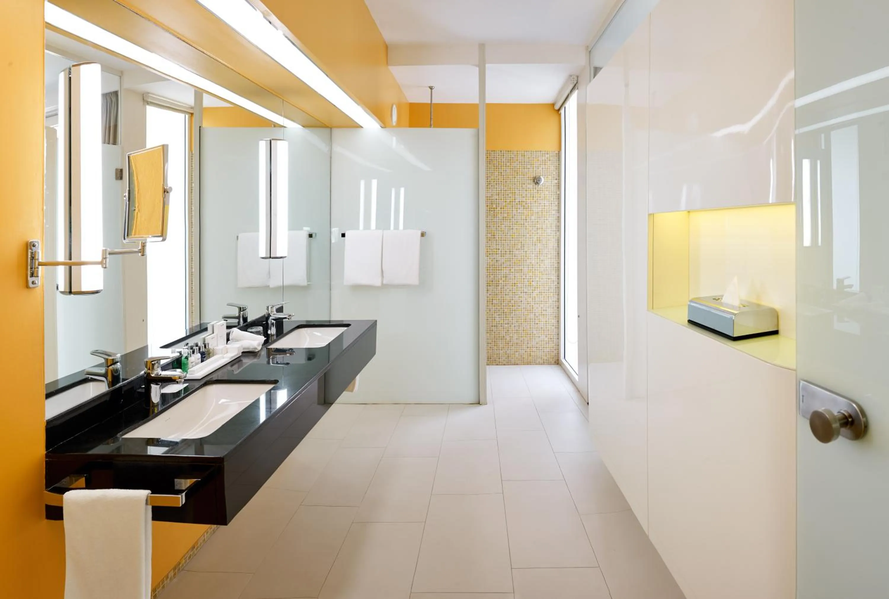 Shower in Radisson Blu Hotel & Convention Centre Kigali