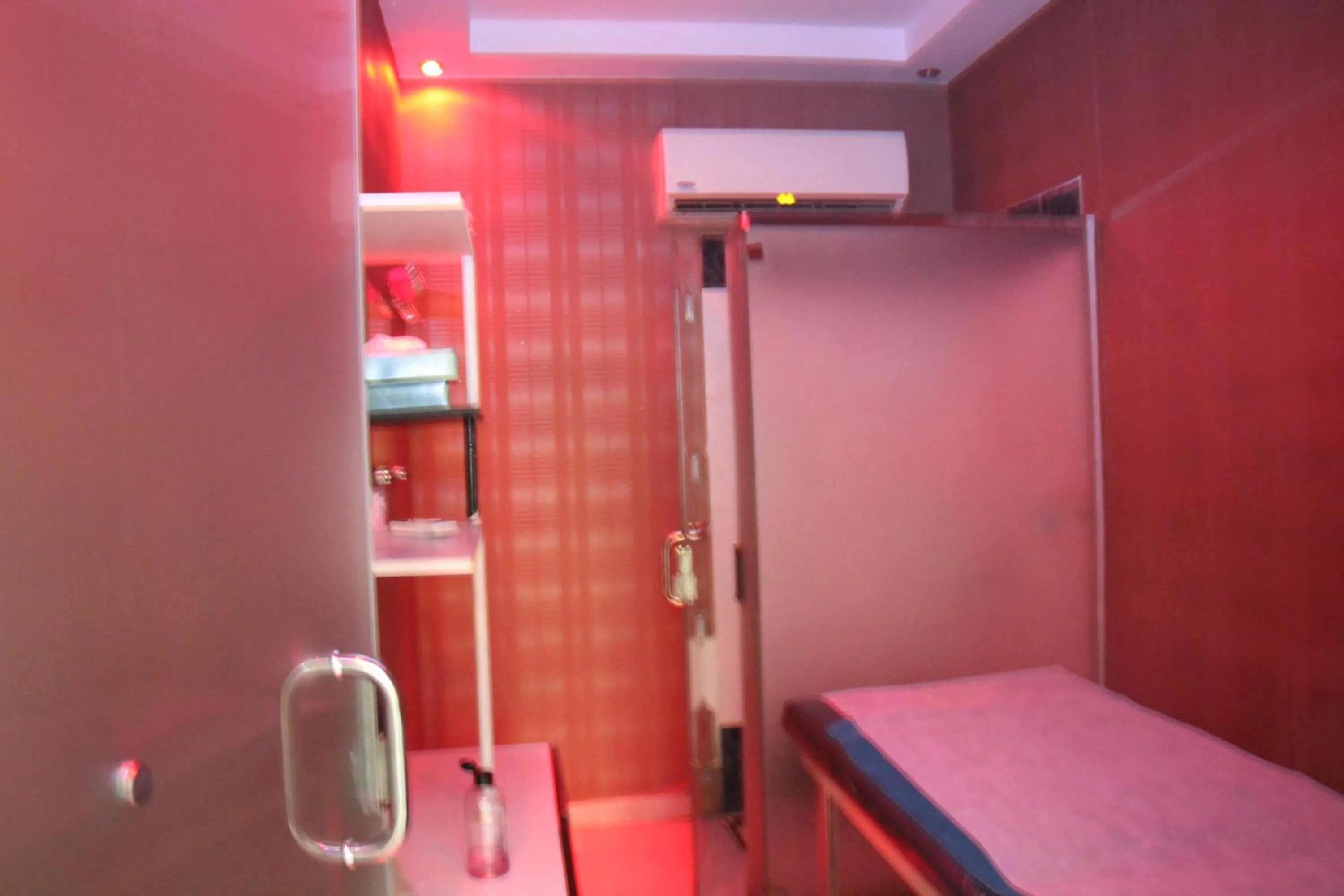 Massage, Bed in Al Muhaidb Residence Al Dowally