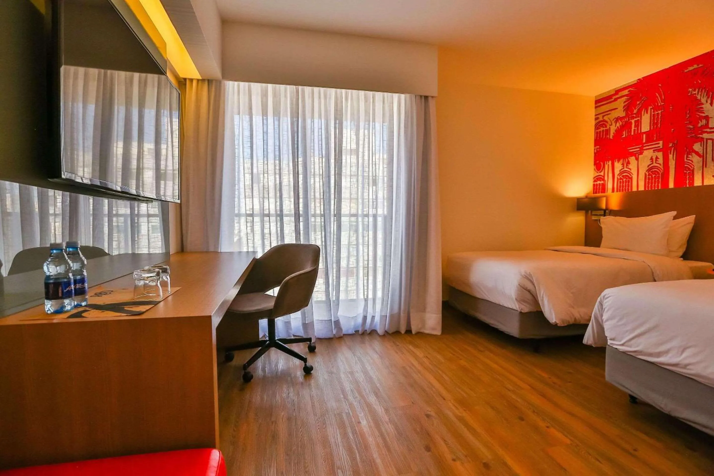 Bedroom, Bed in Radisson RED Campinas