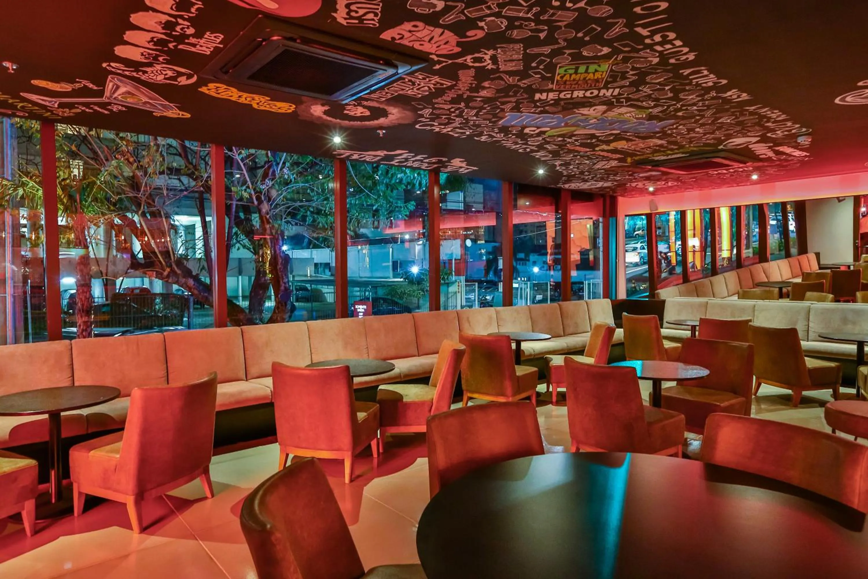 Restaurant/places to eat in Radisson RED Campinas