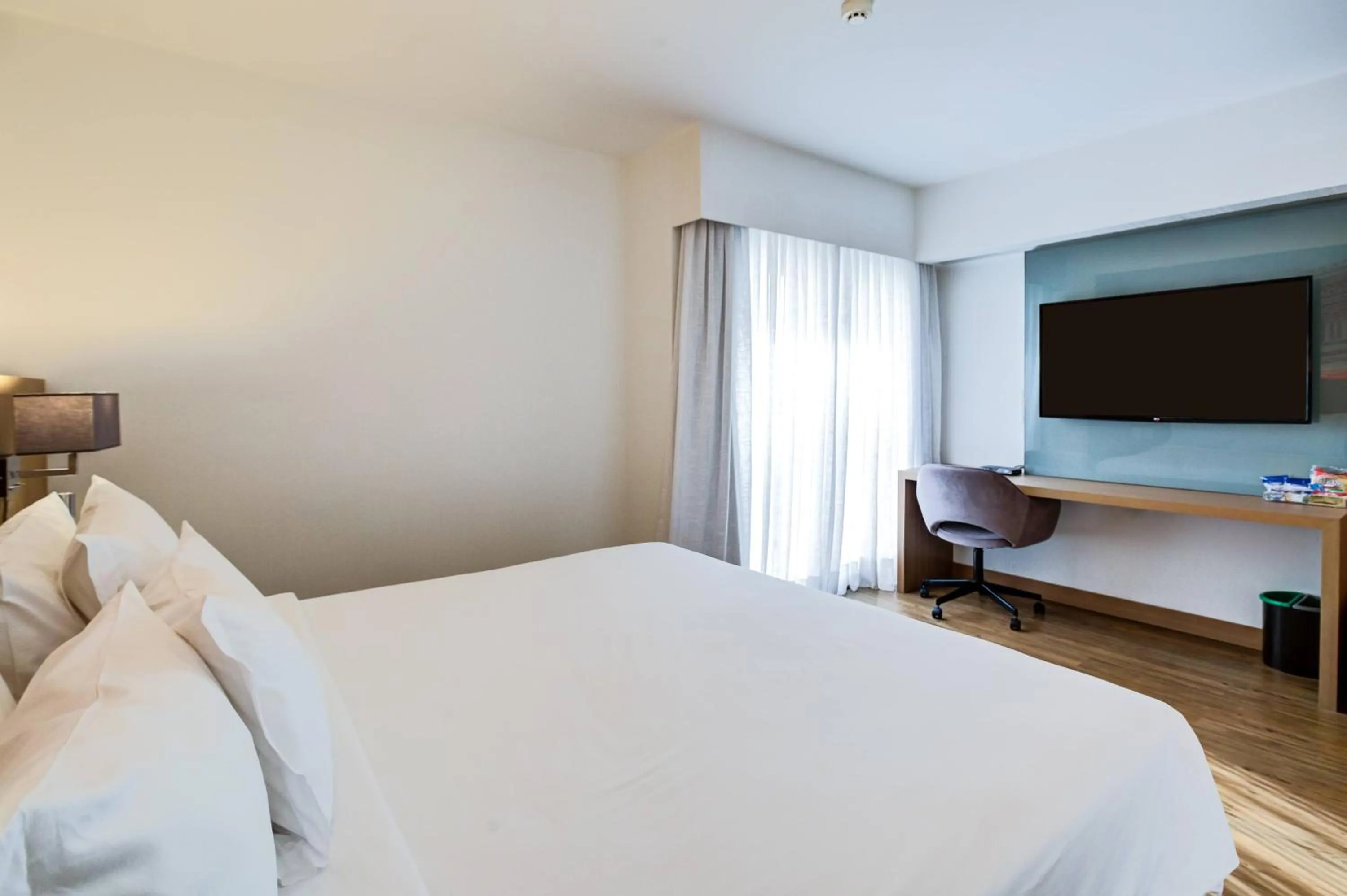 Bed in Radisson RED Campinas