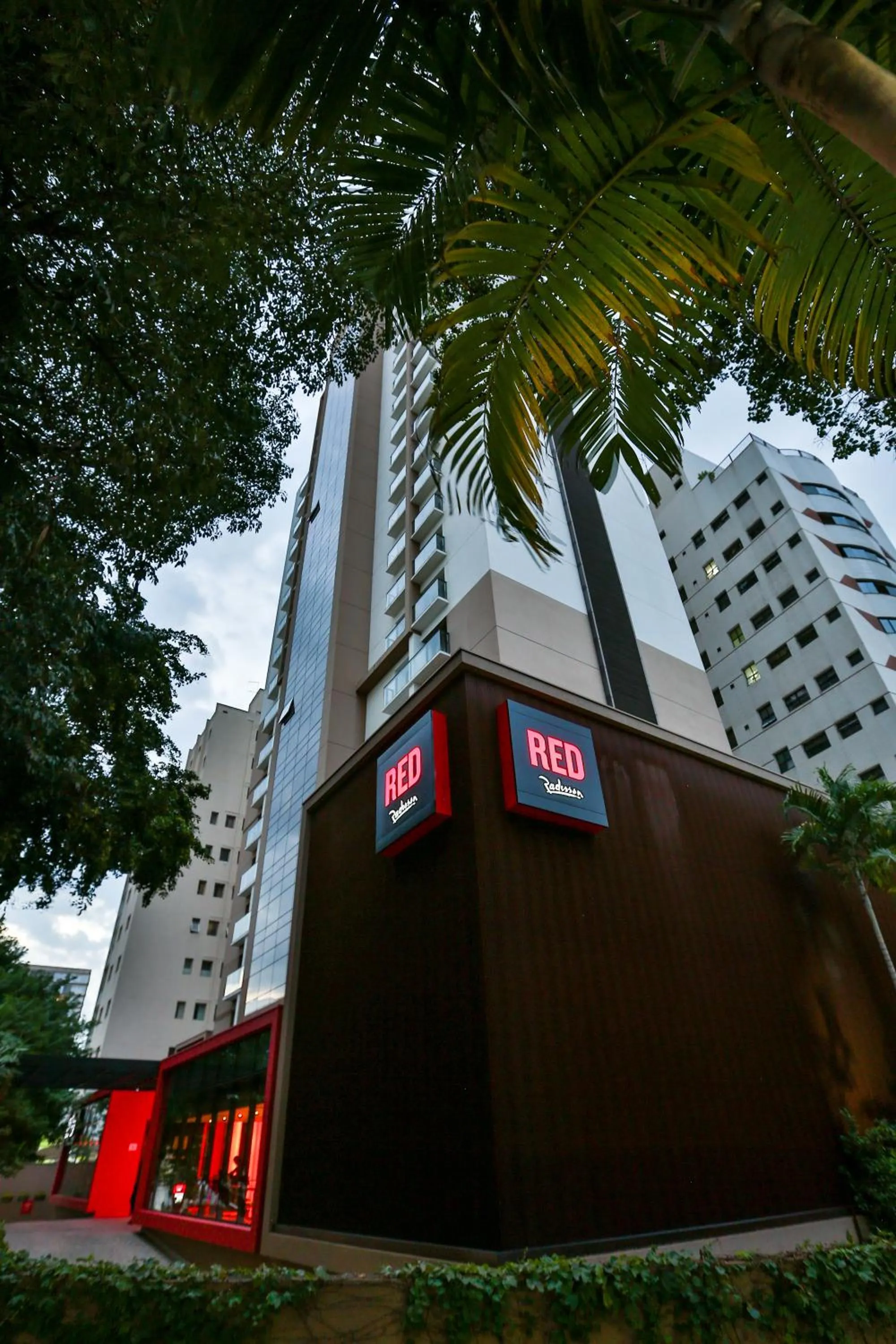 Facade/entrance in Radisson RED Campinas