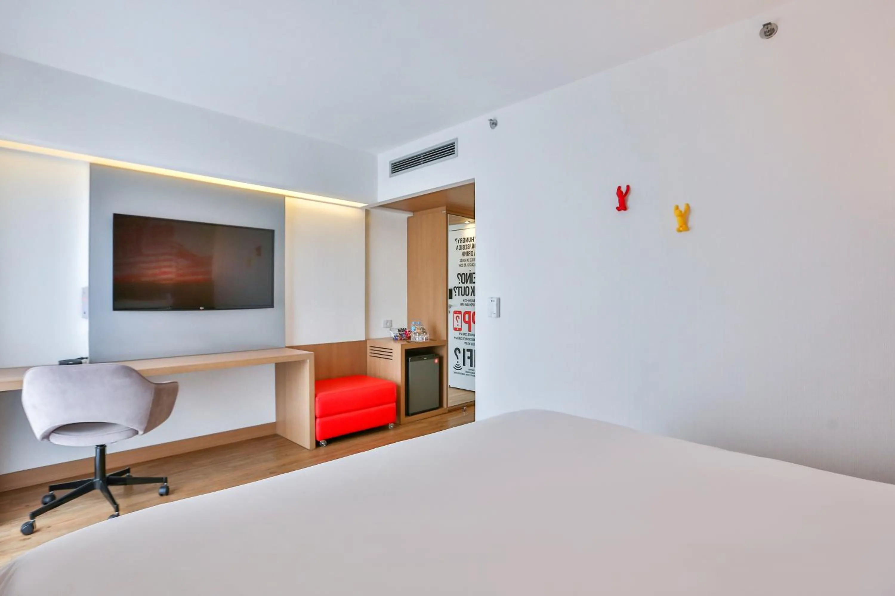 Bedroom, Bed in Radisson RED Campinas