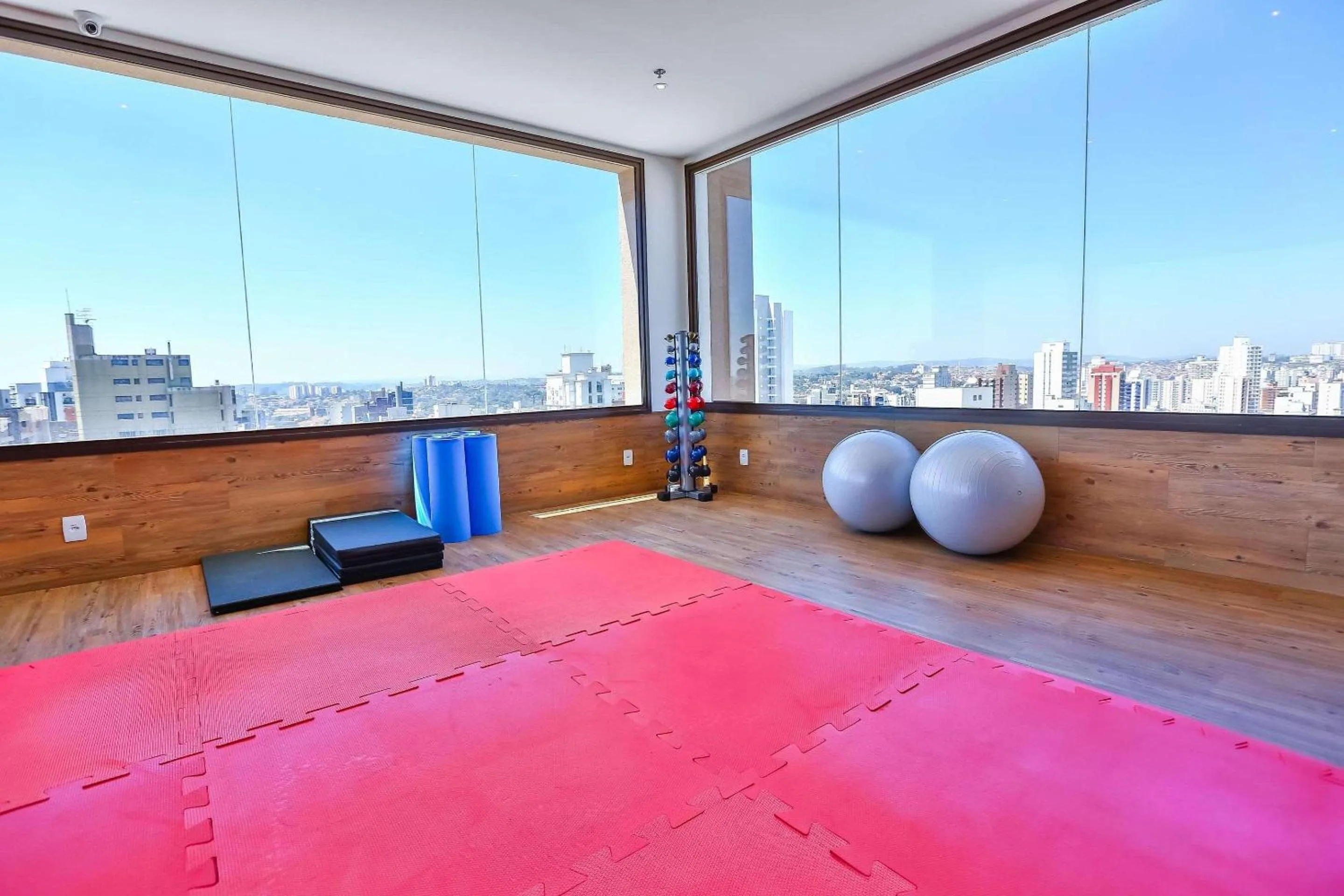 Fitness centre/facilities in Radisson RED Campinas