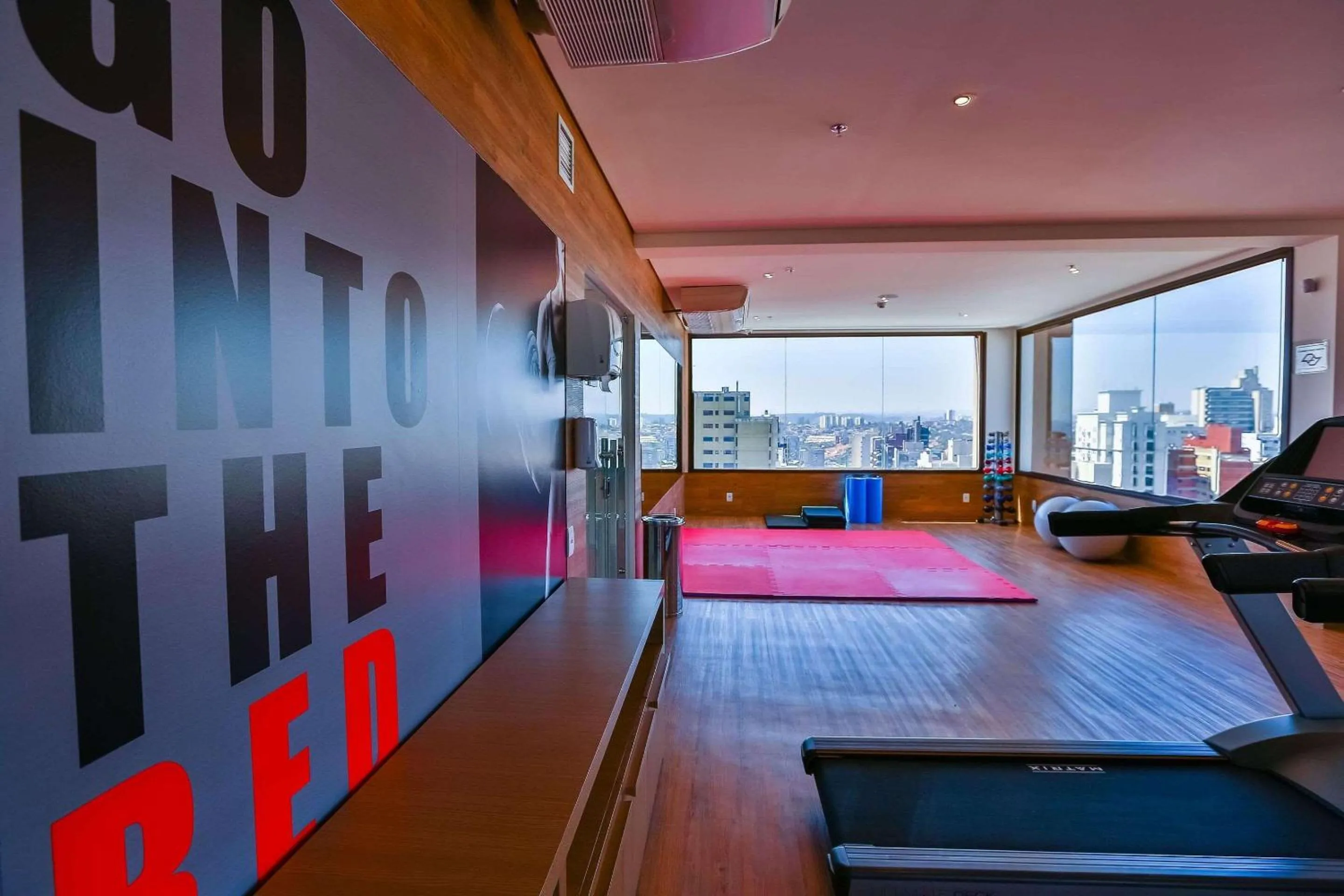 Fitness centre/facilities in Radisson RED Campinas