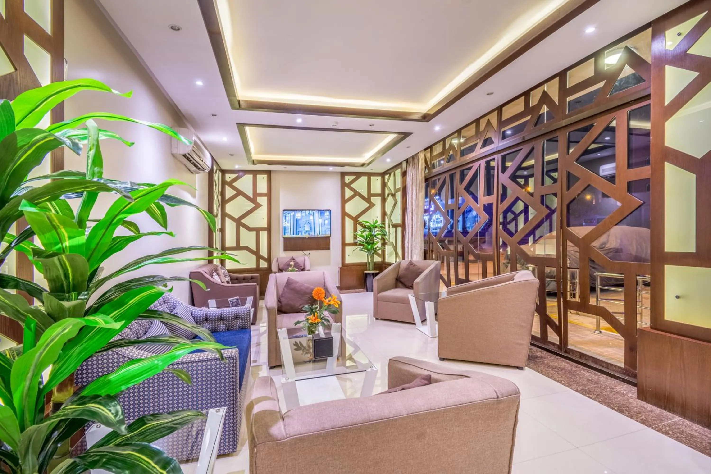 Lobby or reception in Al Muhaidb Residence Al Narges