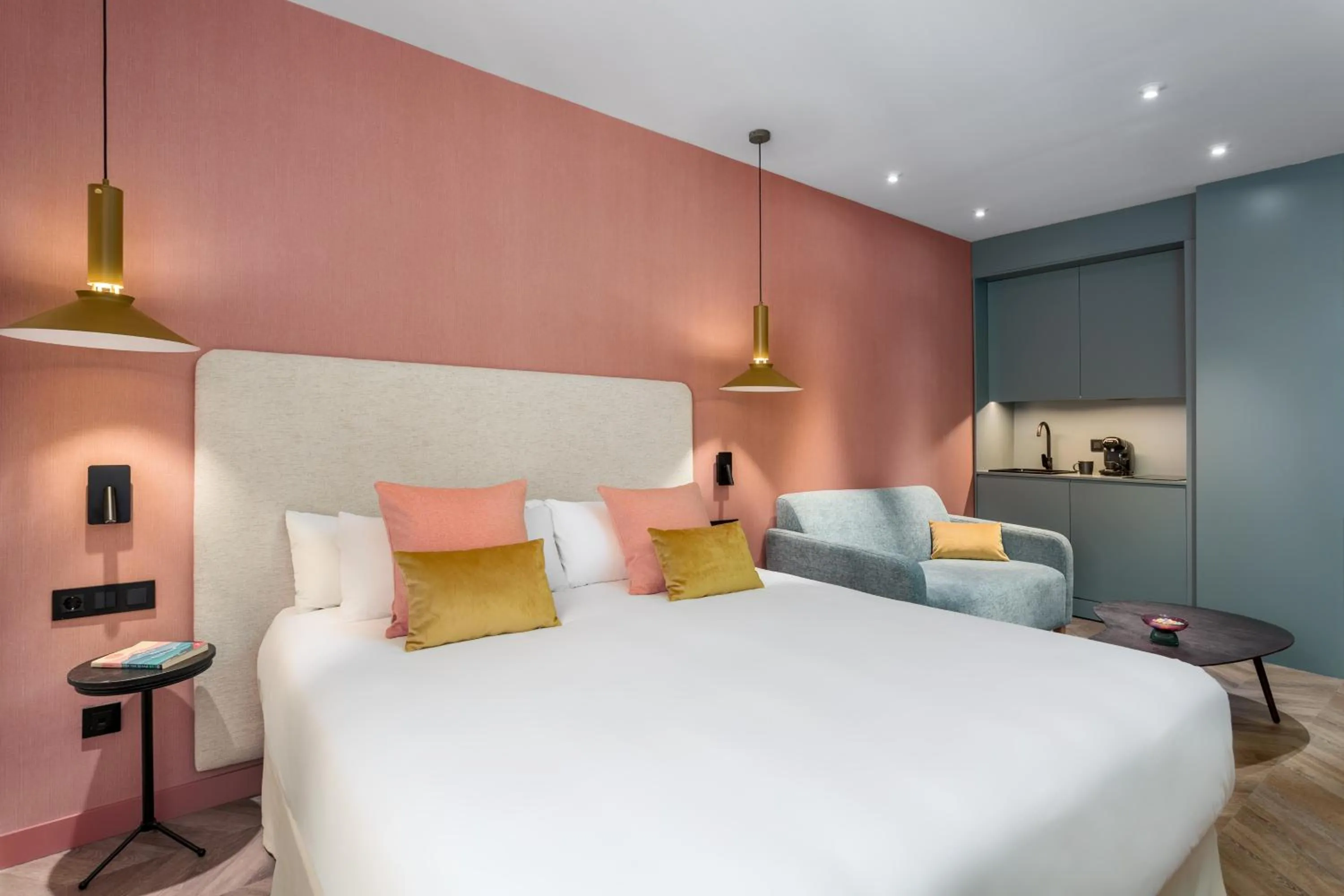 Photo of the whole room, Bed in Tribu Malasaña