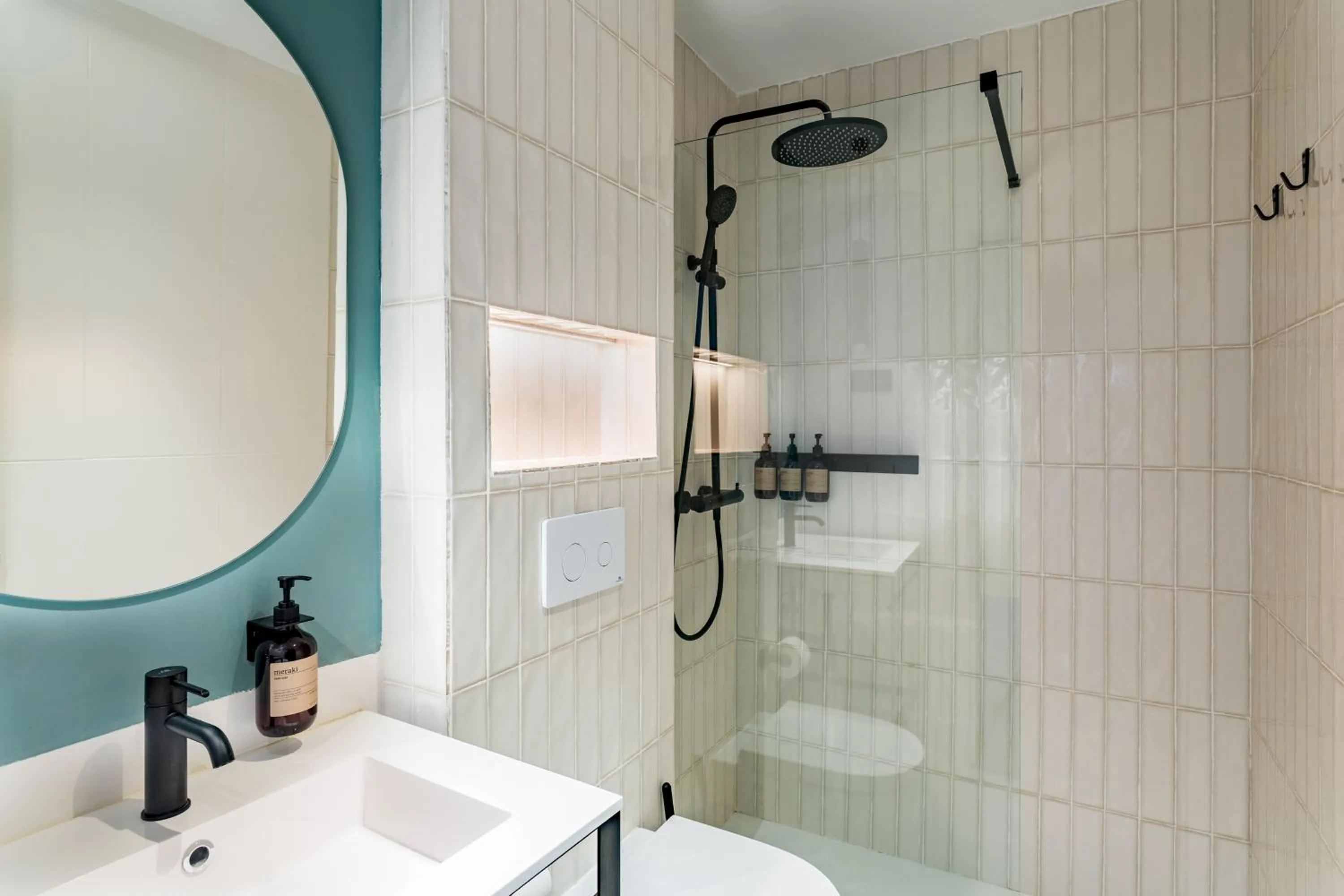 Shower in Tribu Malasaña