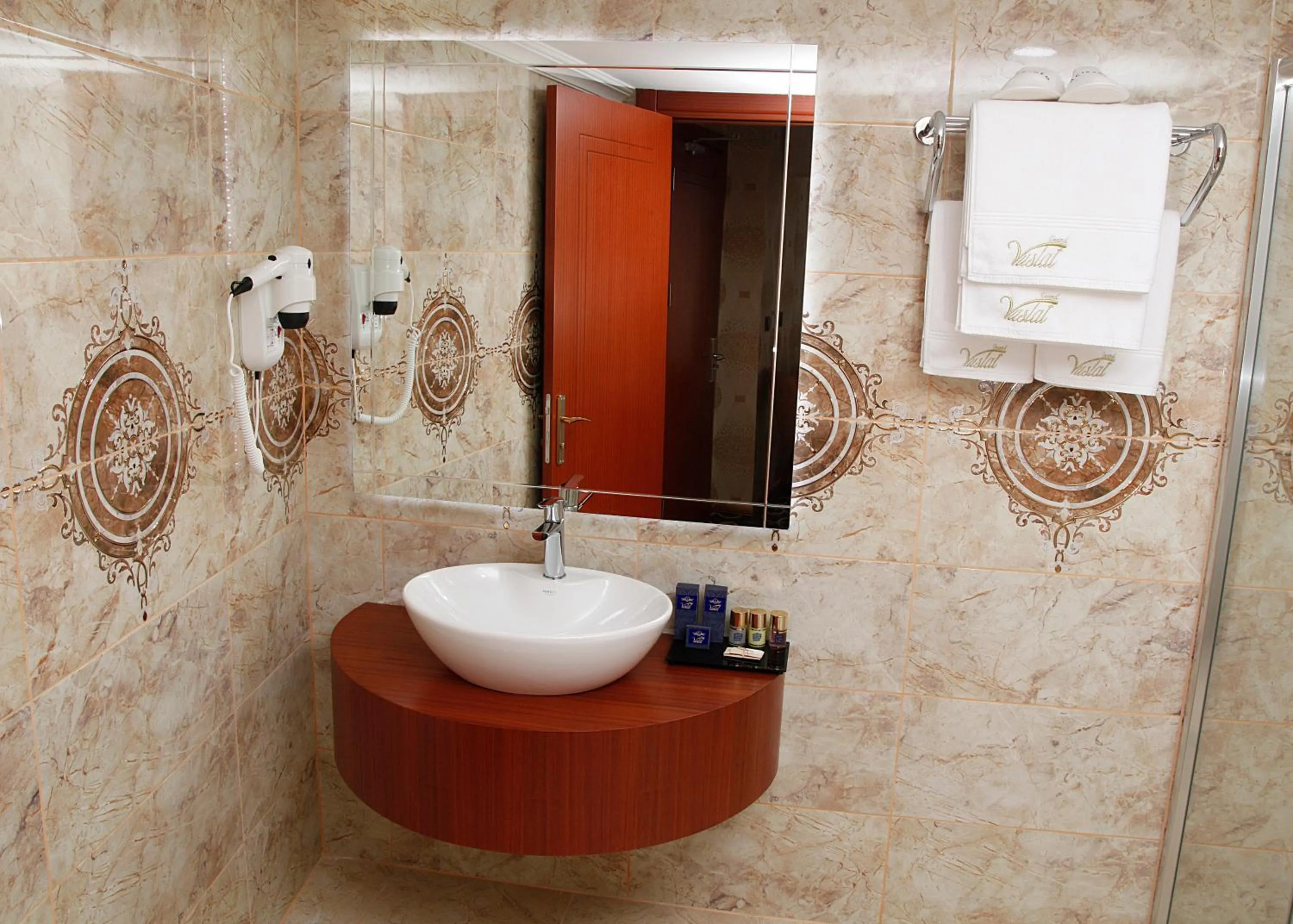 Property building in Grand Vuslat