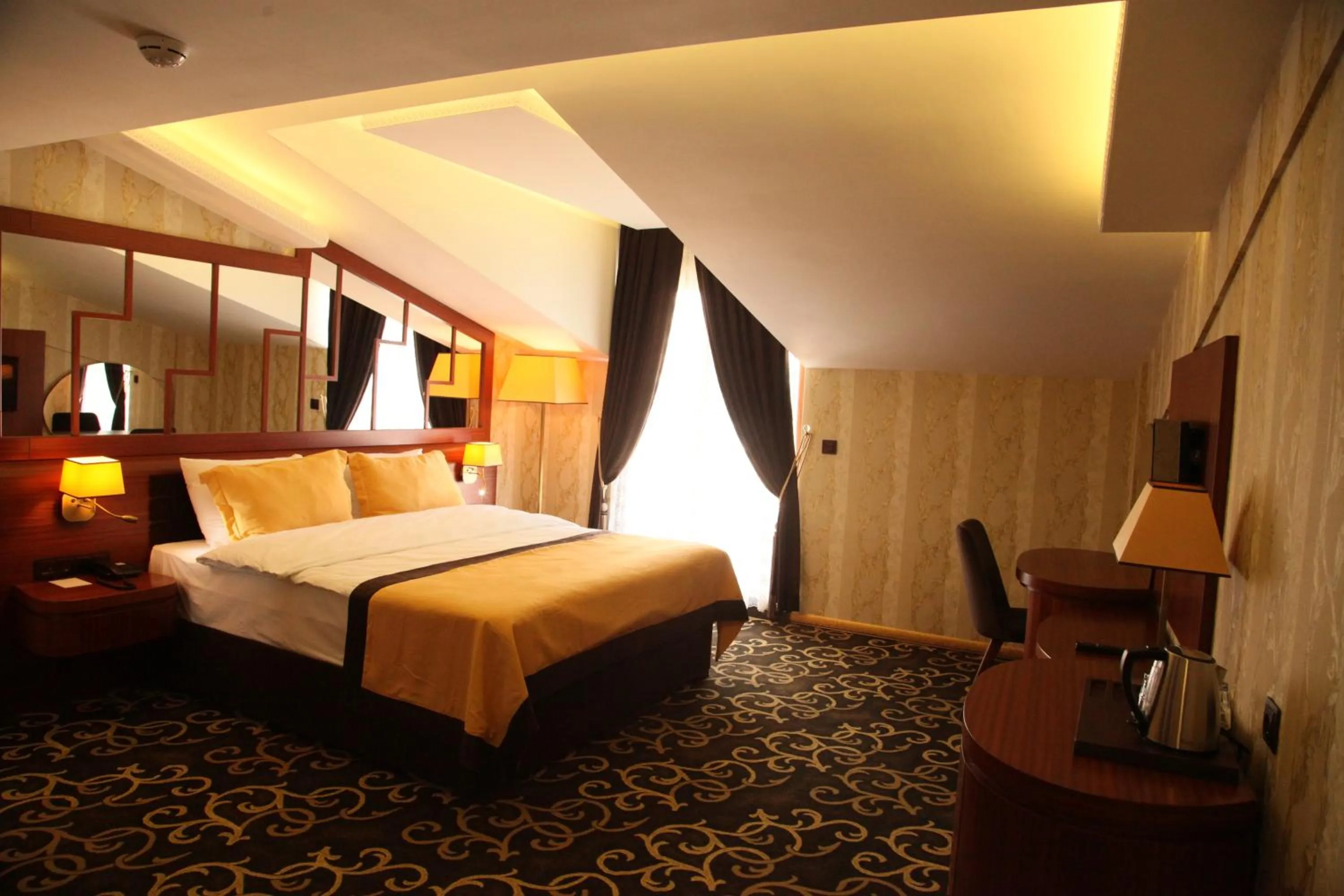 Day, Bed in Grand Vuslat