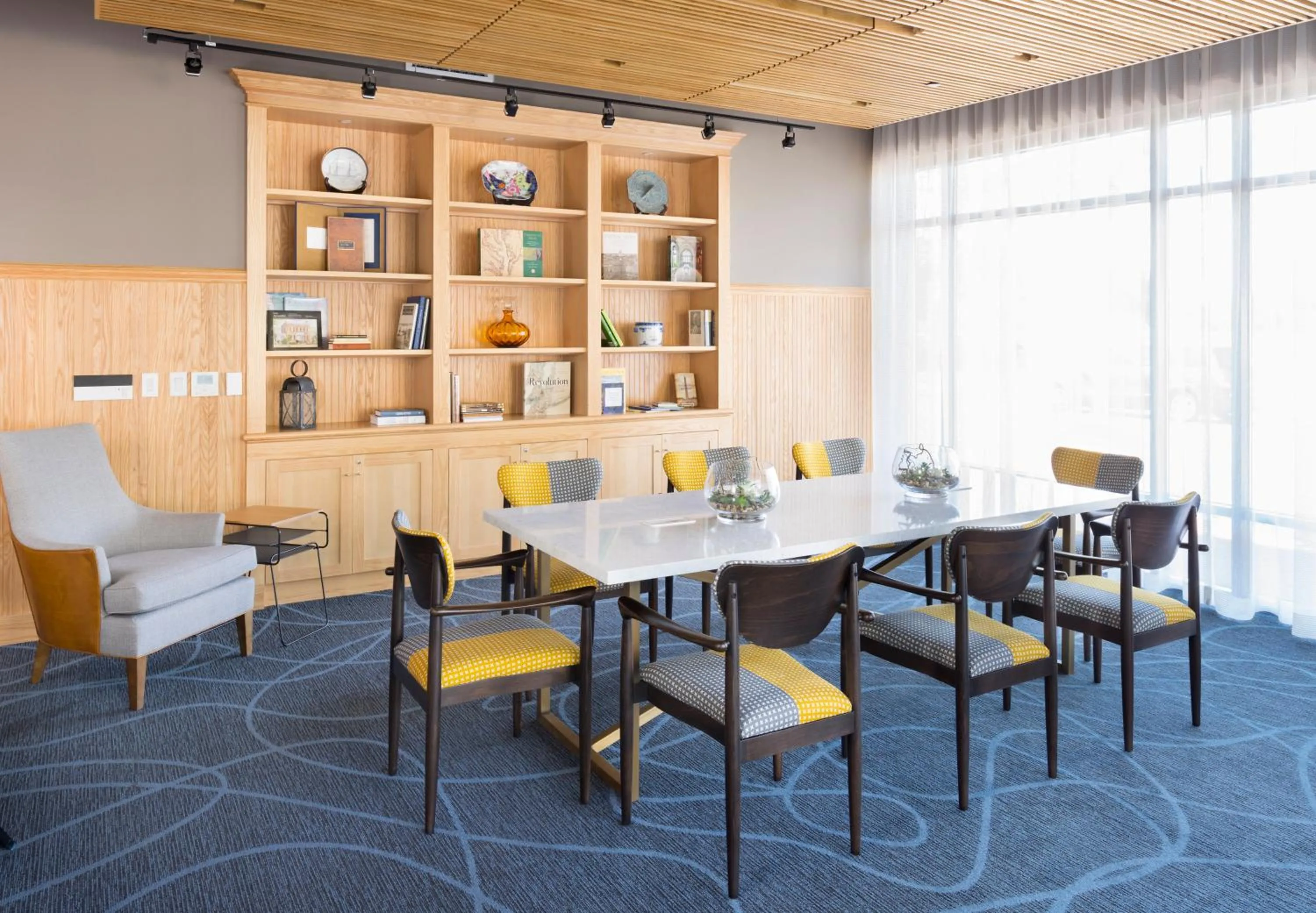 Lobby or reception in Hotel Indigo Old Town Alexandria by IHG