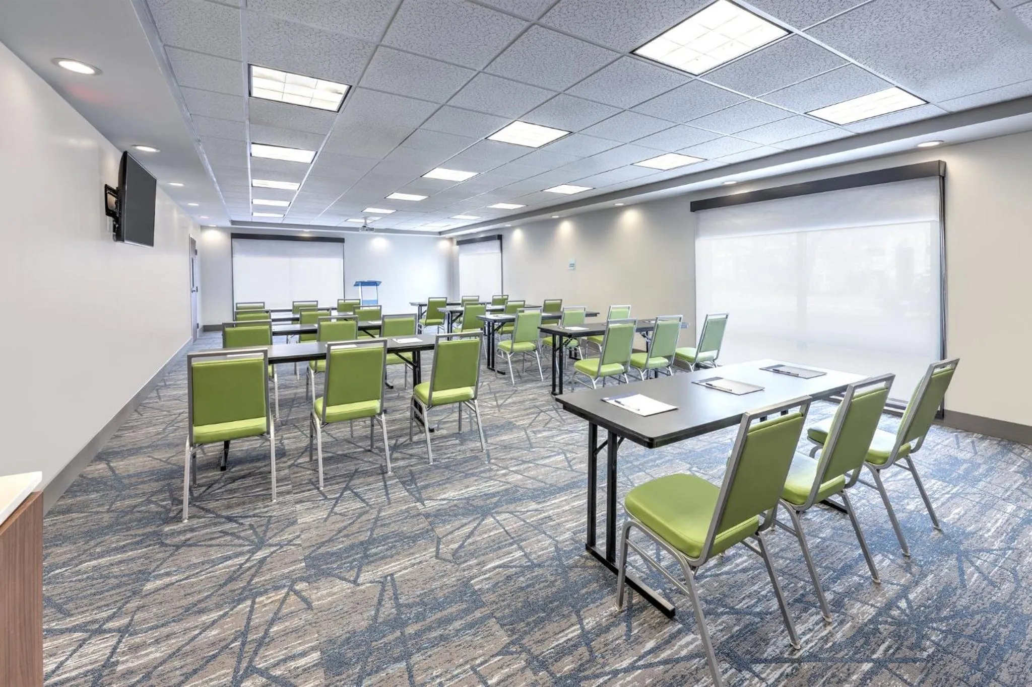 Meeting/conference room in Holiday Inn Express & Suites Moore by IHG
