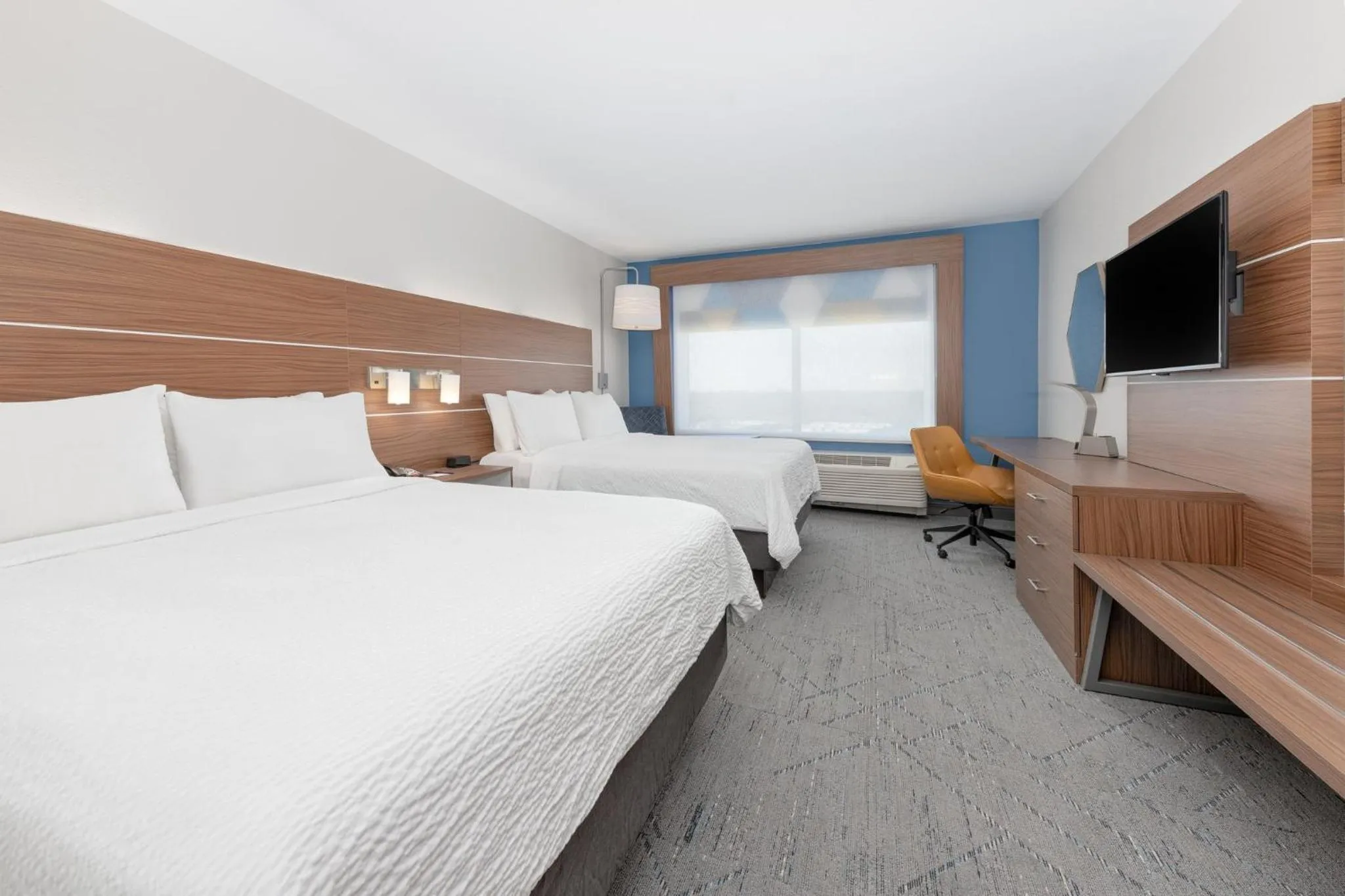 Photo of the whole room, Bed in Holiday Inn Express & Suites Moore by IHG