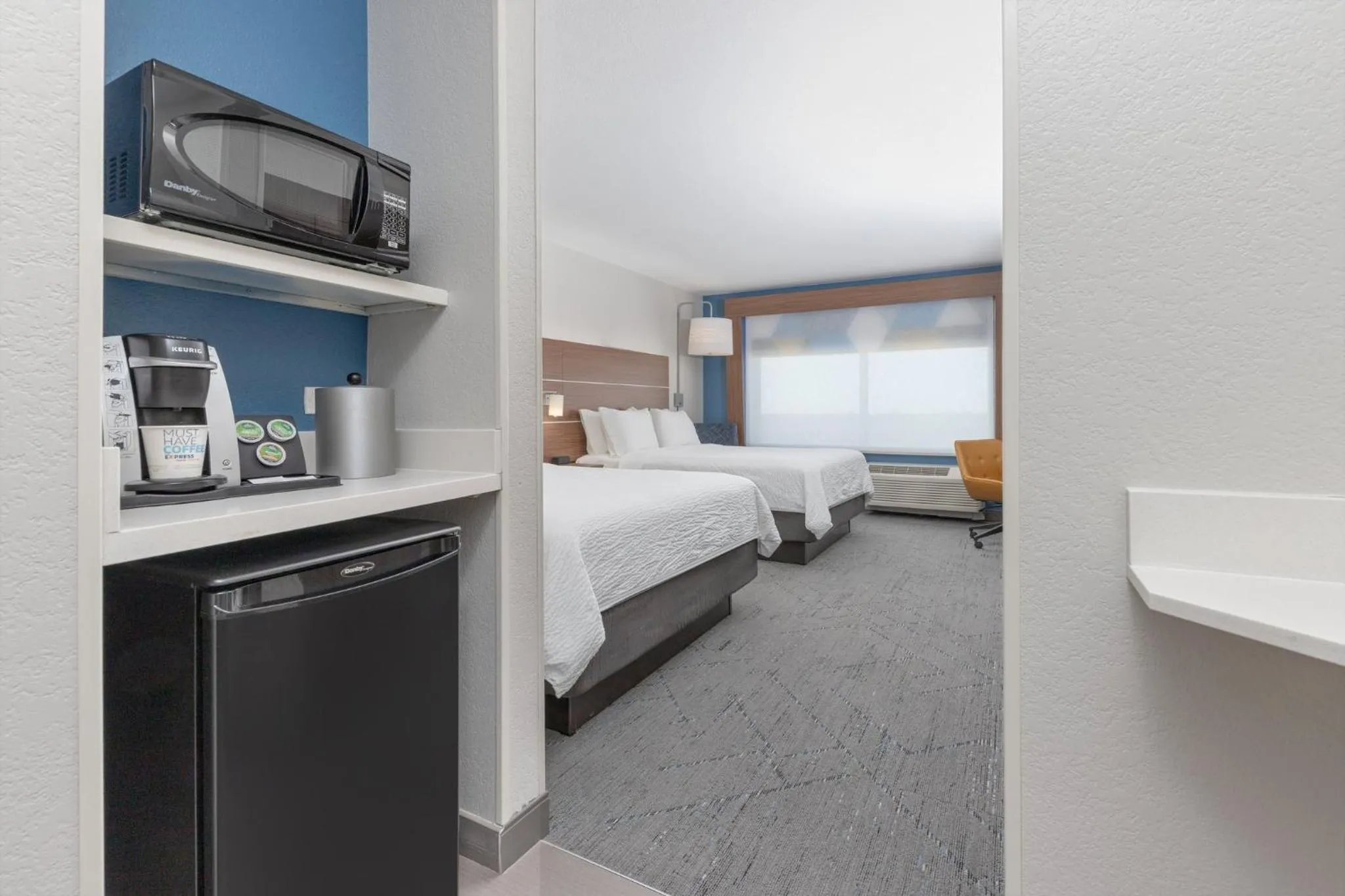 Photo of the whole room, Bed in Holiday Inn Express & Suites Moore by IHG