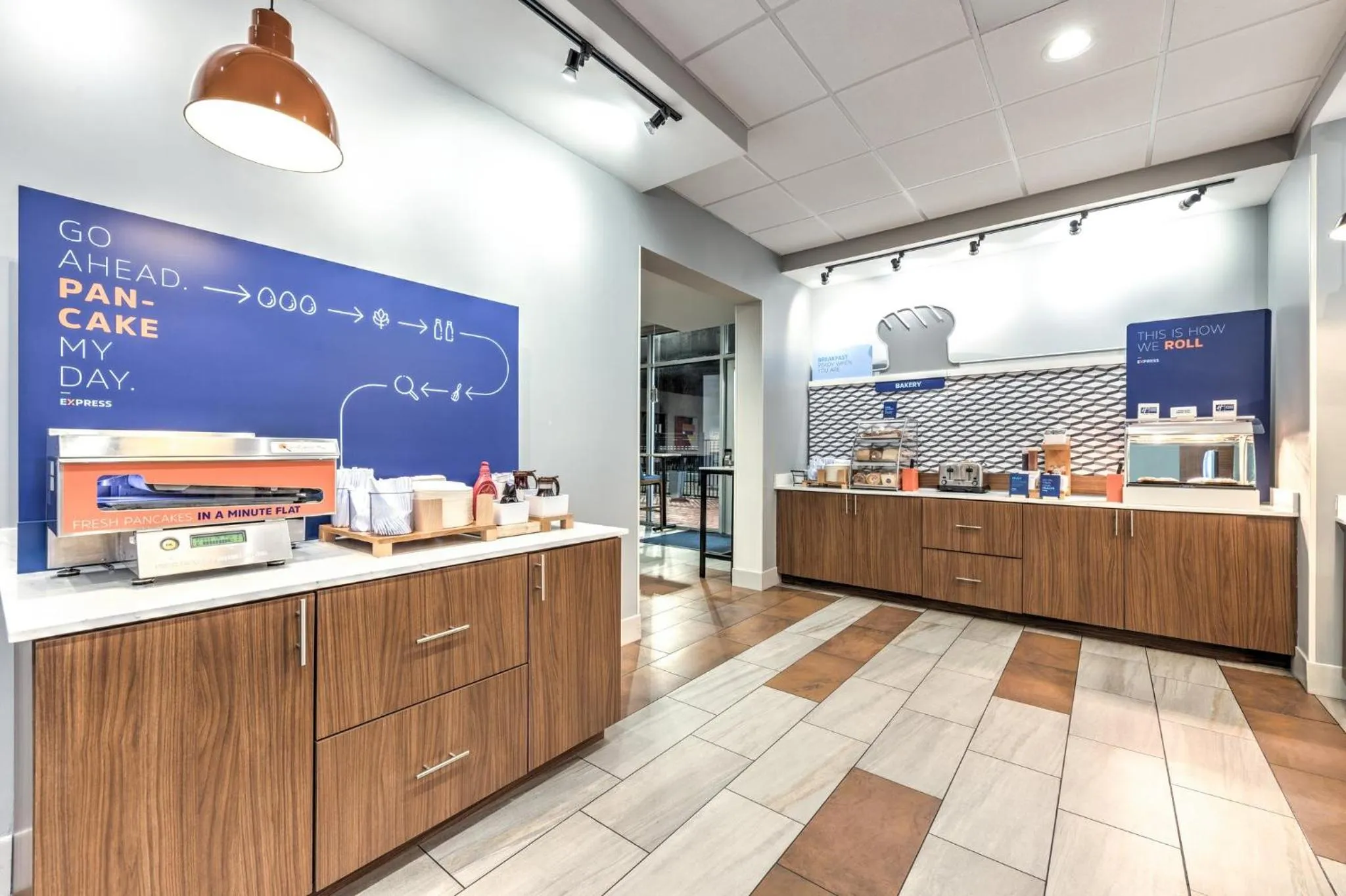 Breakfast in Holiday Inn Express & Suites Moore by IHG