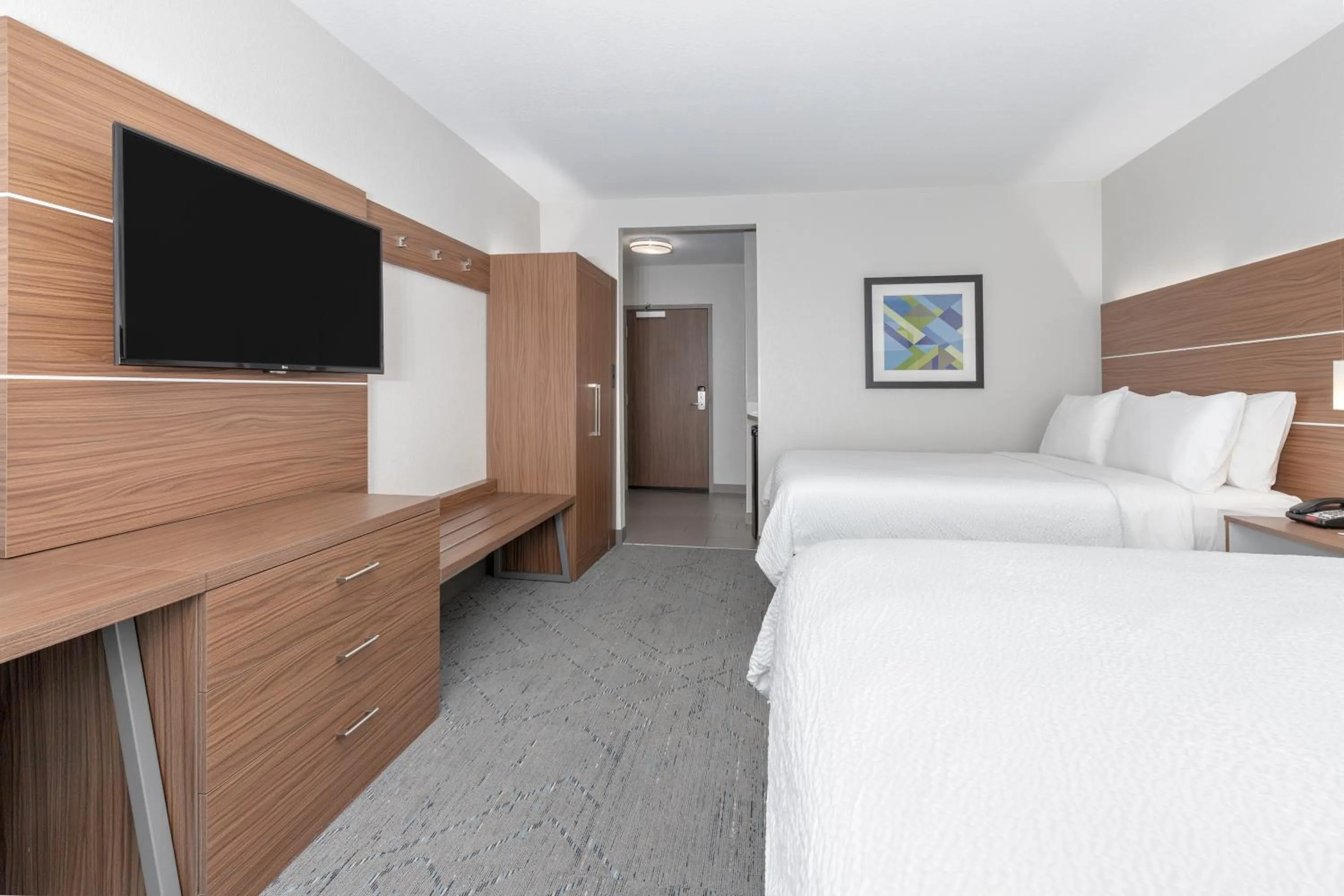 Bed in Holiday Inn Express & Suites Moore by IHG
