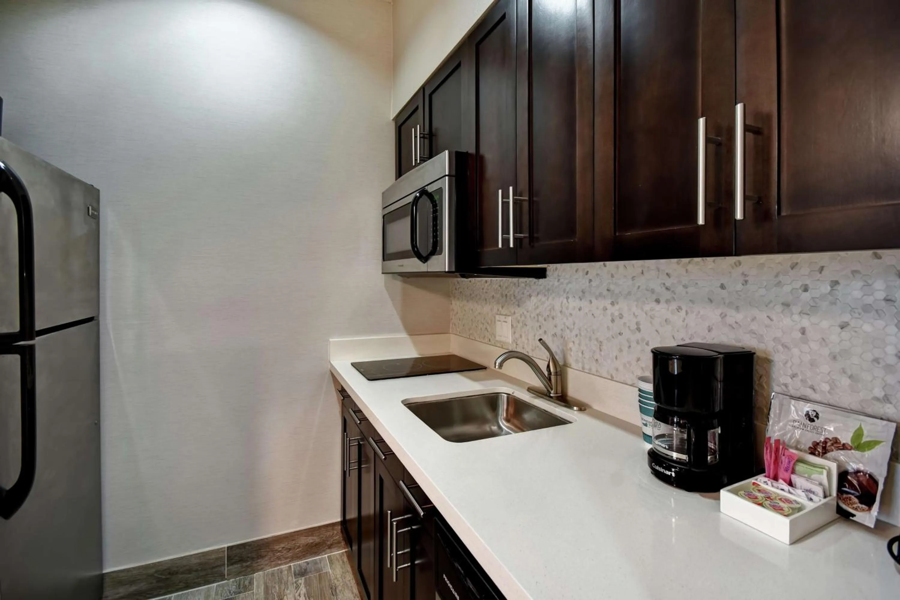 Kitchen or kitchenette in Homewood Suites by Hilton Dallas Arlington South