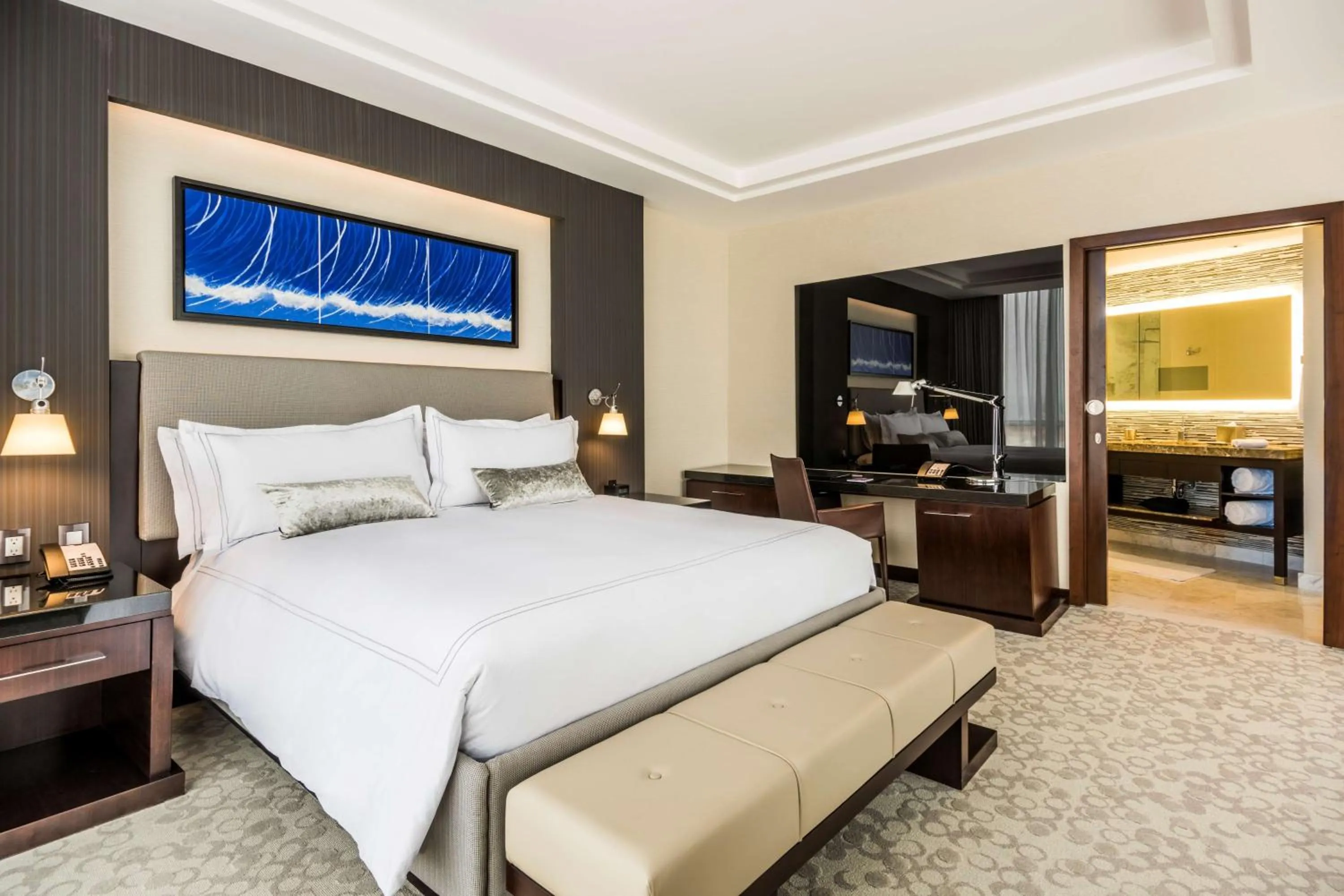 Photo of the whole room, Bed in Hyatt Regency San Luis Potosi