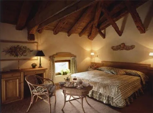 Photo of the whole room, Bed in Hotel L'Ultimo Mulino