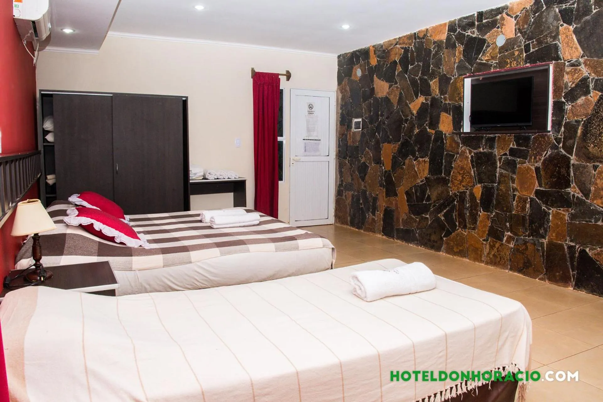 TV and multimedia, Bed in Hotel Don Horacio