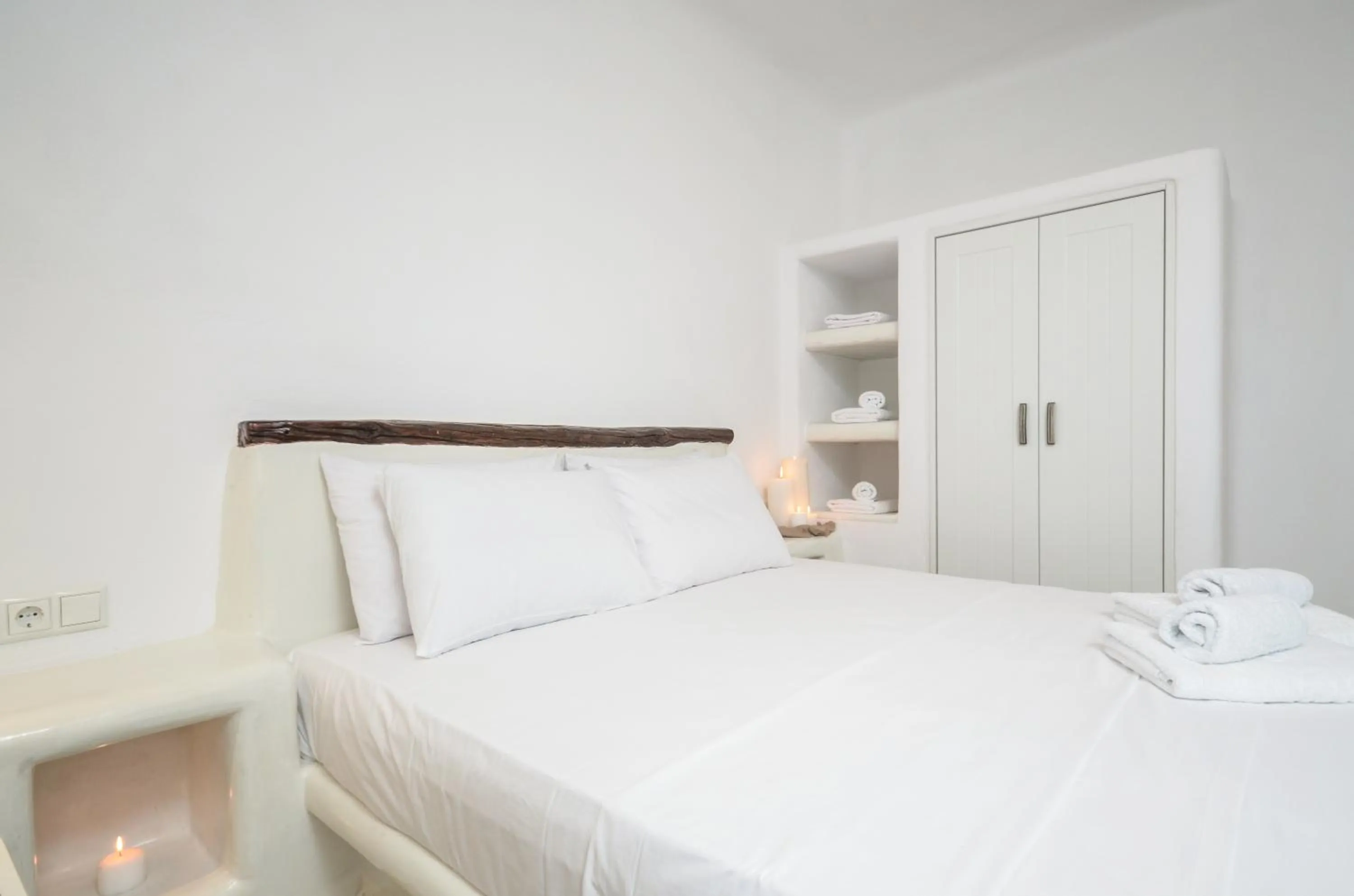 Photo of the whole room, Bed in Villa Kastraki