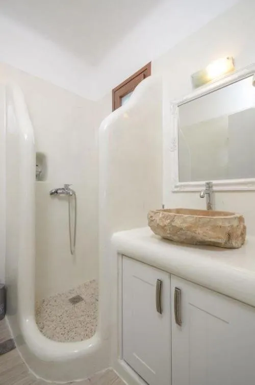 Bathroom in Villa Kastraki