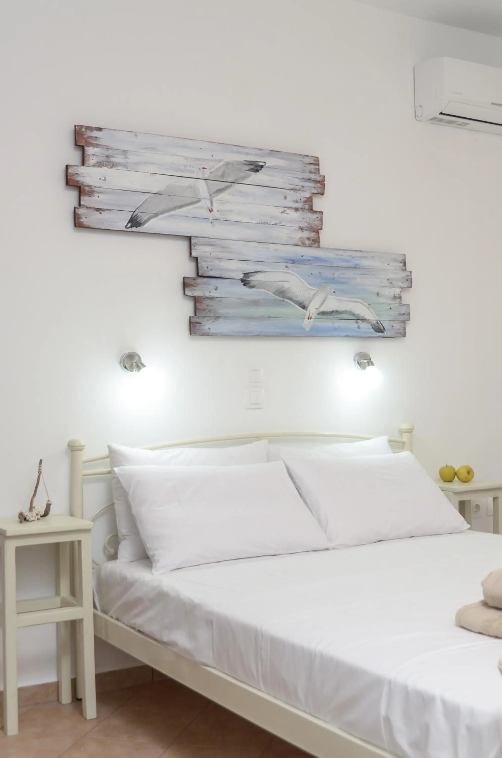 Decorative detail, Bed in Villa Kastraki