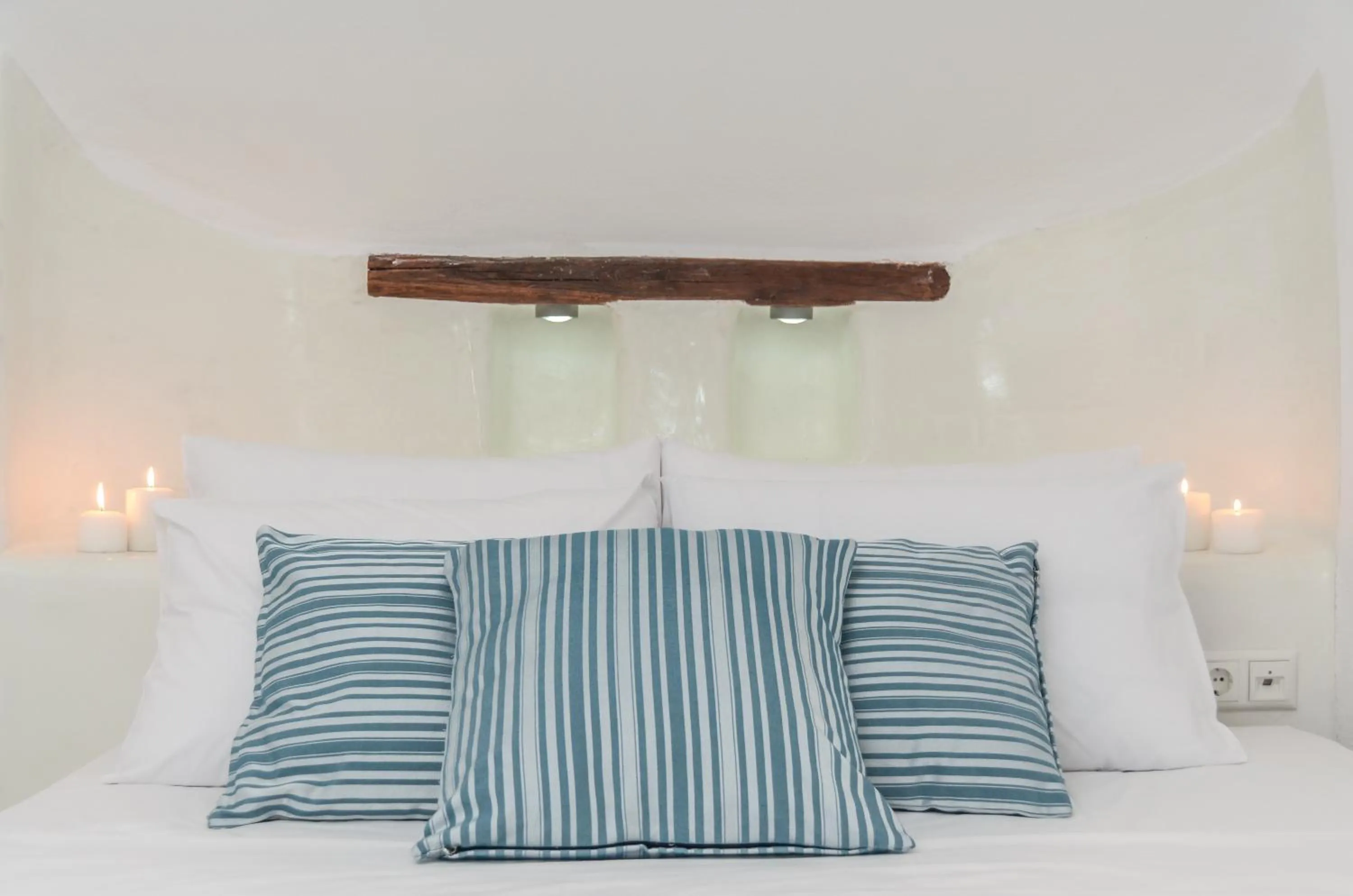 Decorative detail, Bed in Villa Kastraki