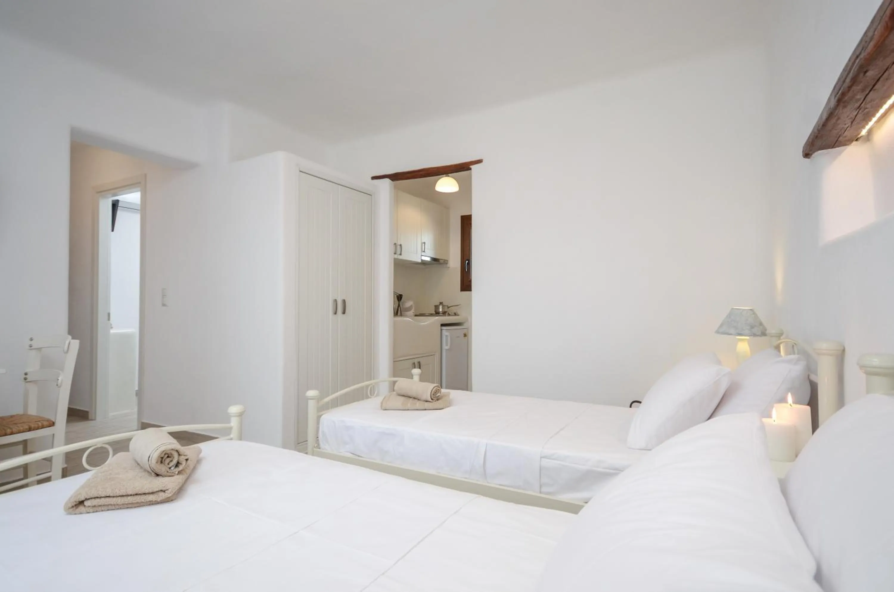 Photo of the whole room, Bed in Villa Kastraki