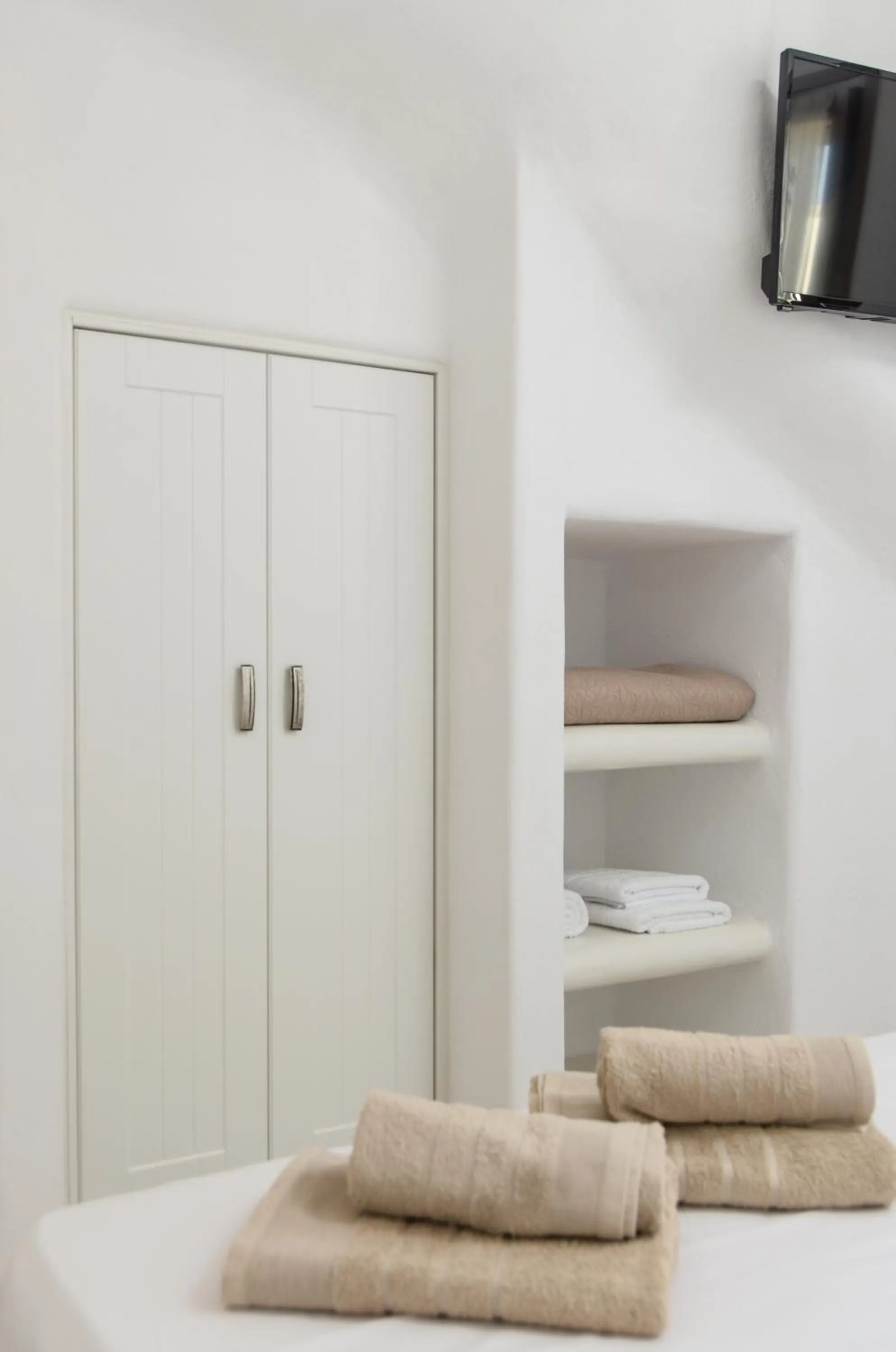 Photo of the whole room, Bed in Villa Kastraki