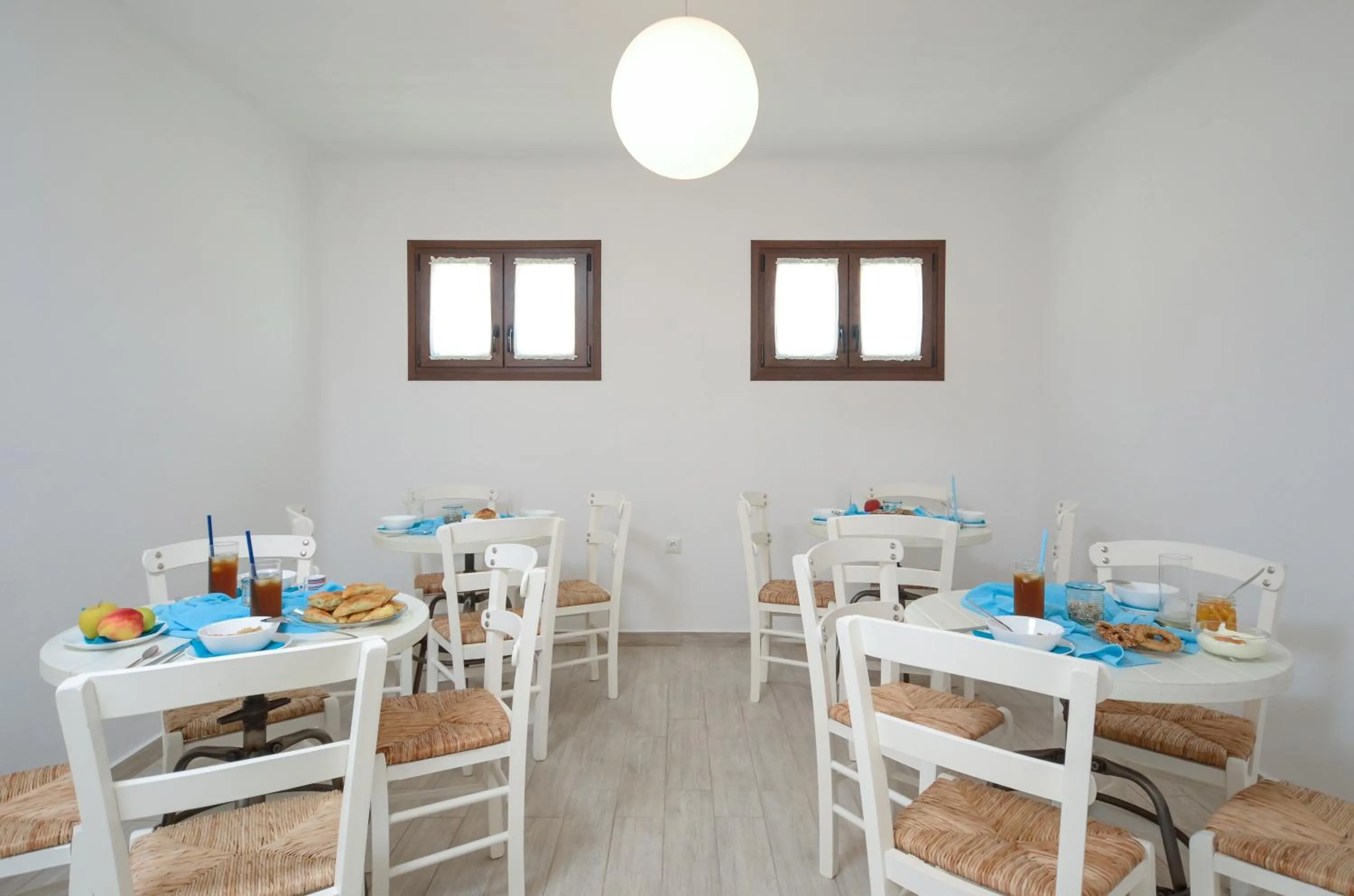 Restaurant/places to eat in Villa Kastraki