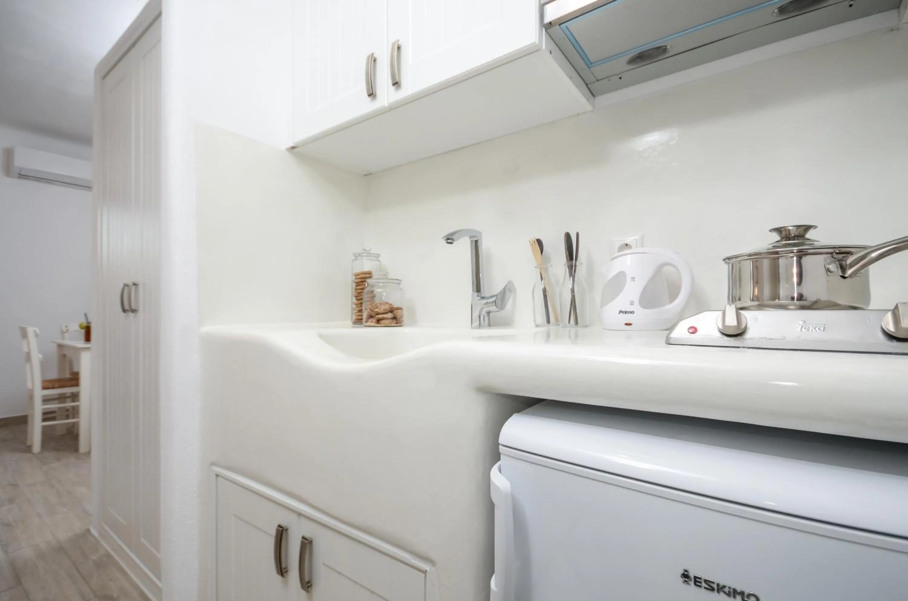 Kitchen or kitchenette in Villa Kastraki