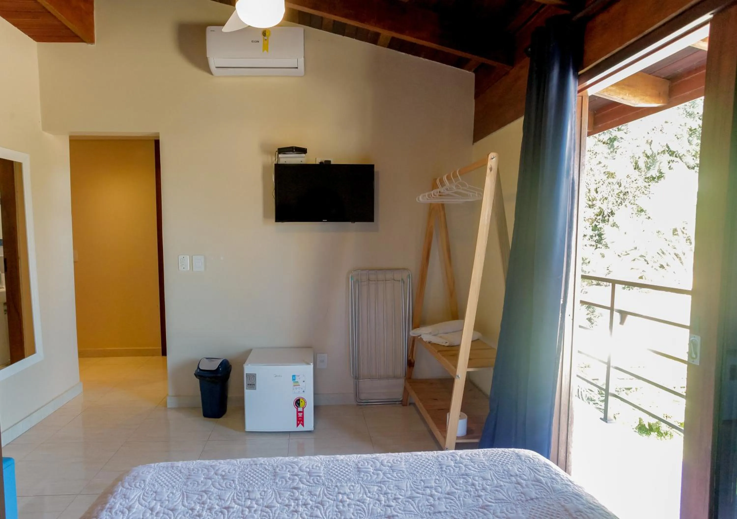 Photo of the whole room, Bed in Ubatuba Ecologic Pousada