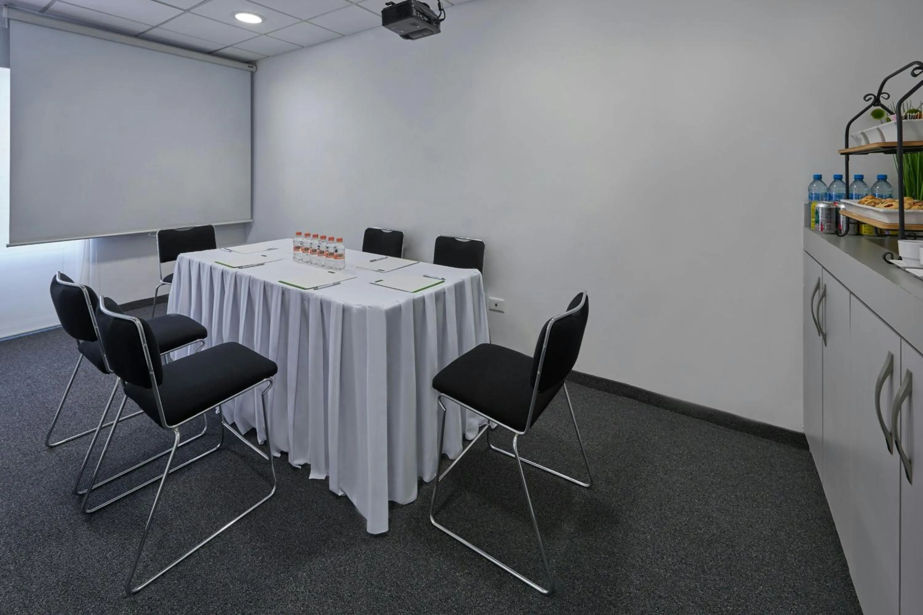 Meeting/conference room in City Express Junior by Marriott Toluca Zona Industrial