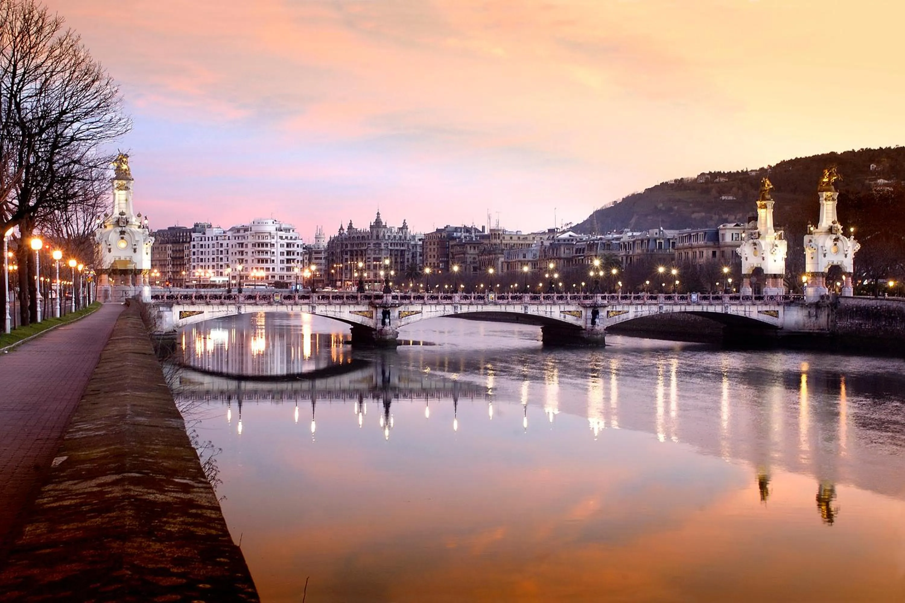 Neighbourhood in Legazpi Doce Rooms & Suites