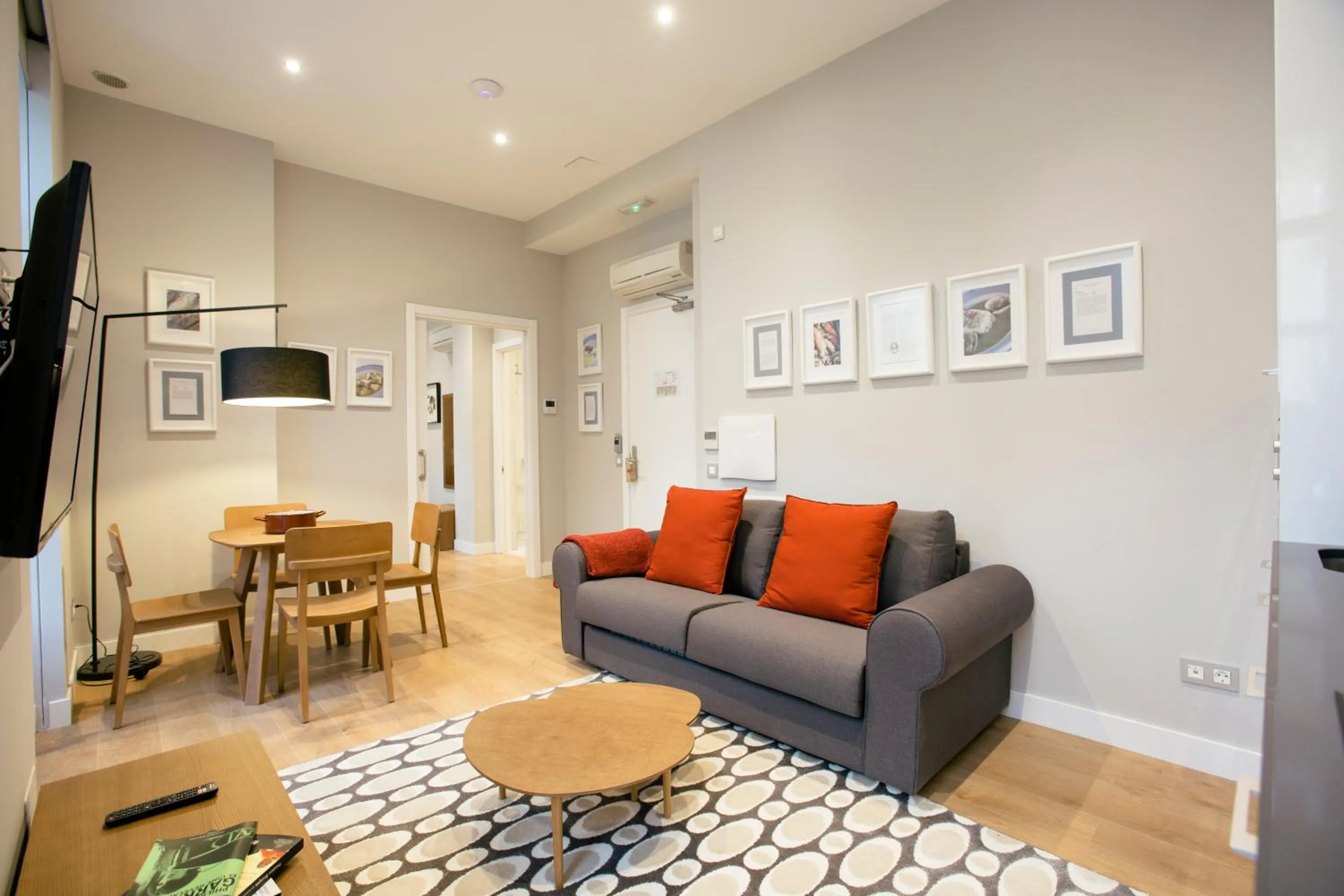 Living room in Legazpi Doce Rooms & Suites