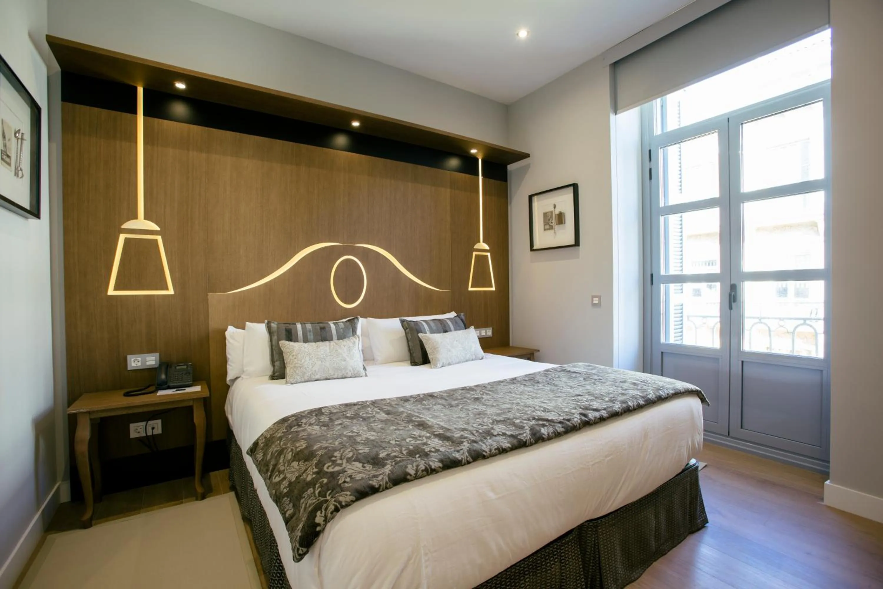 Bedroom, Bed in Legazpi Doce Rooms & Suites