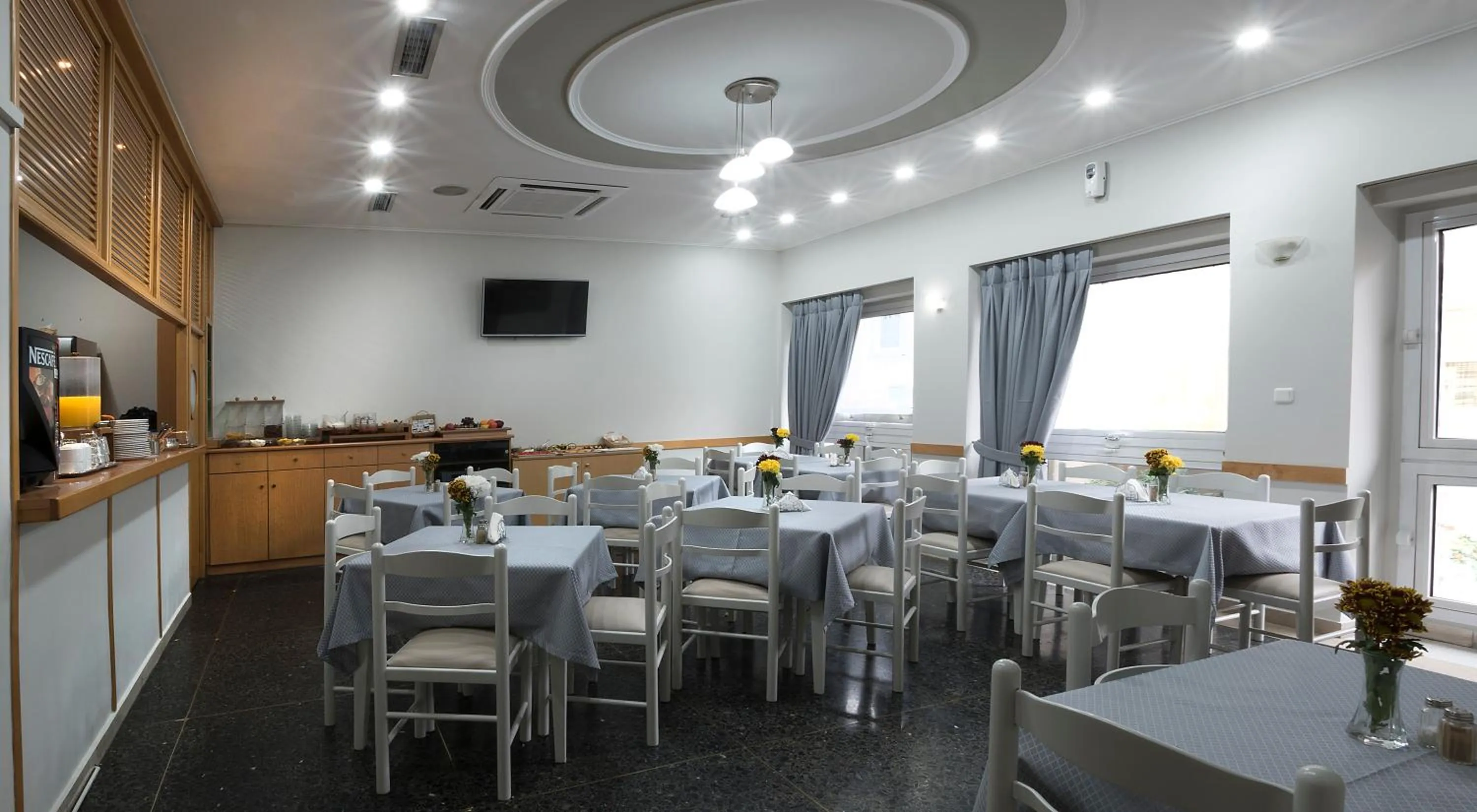 Buffet breakfast in Carolina Hotel since 1934